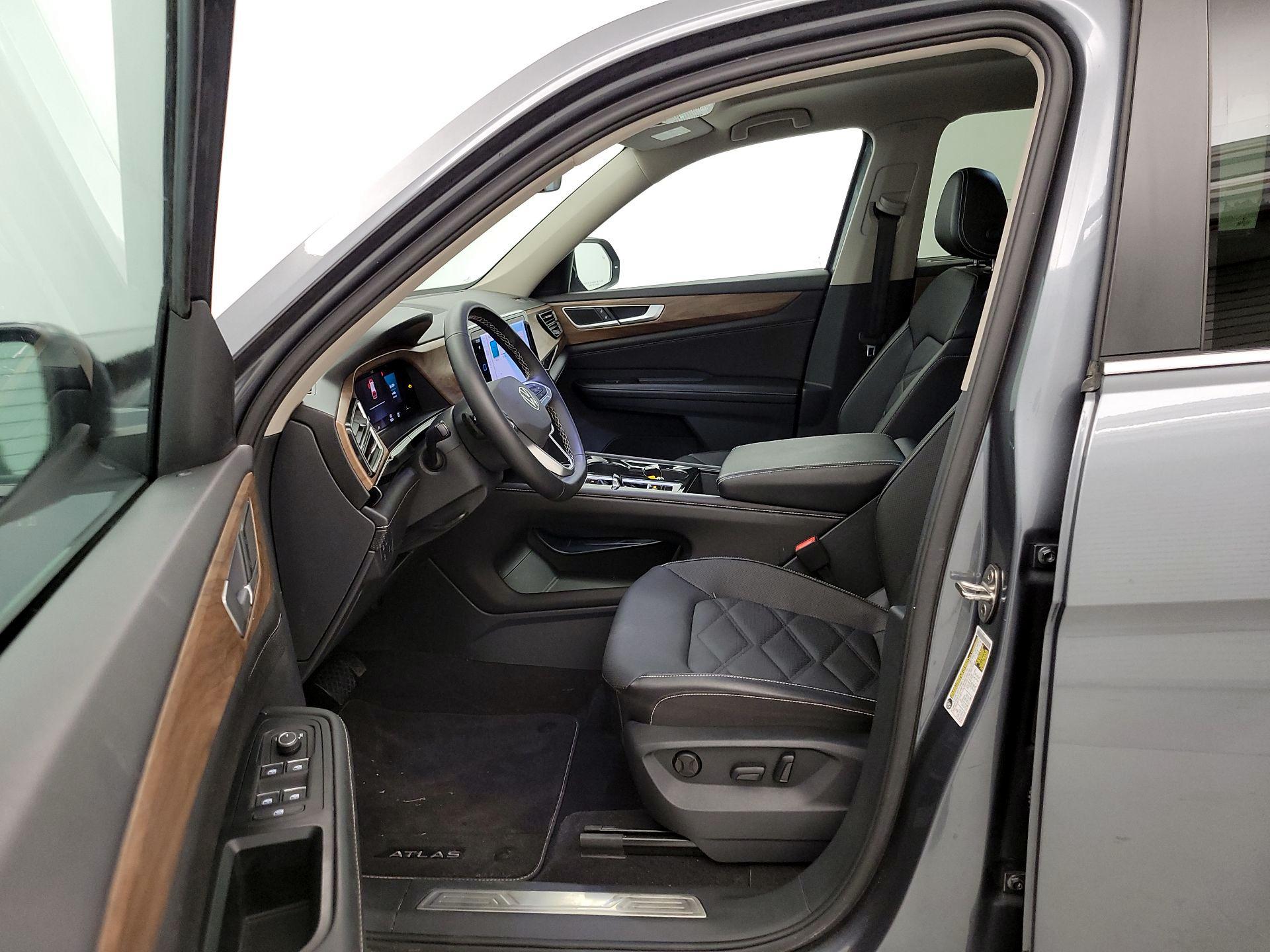 Thumbnail: 2024 Volkswagen Atlas - 11