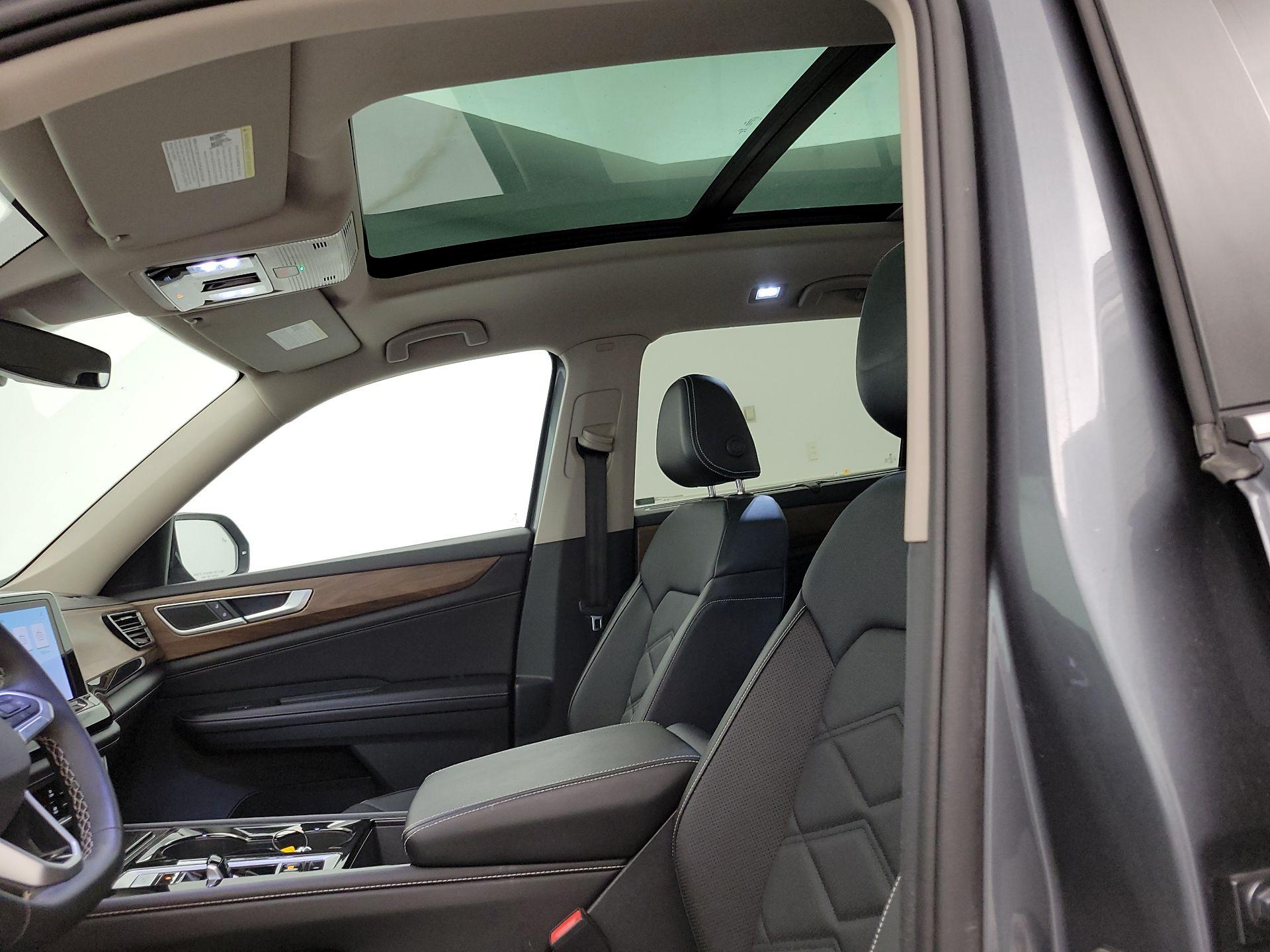 Thumbnail: 2024 Volkswagen Atlas - 19