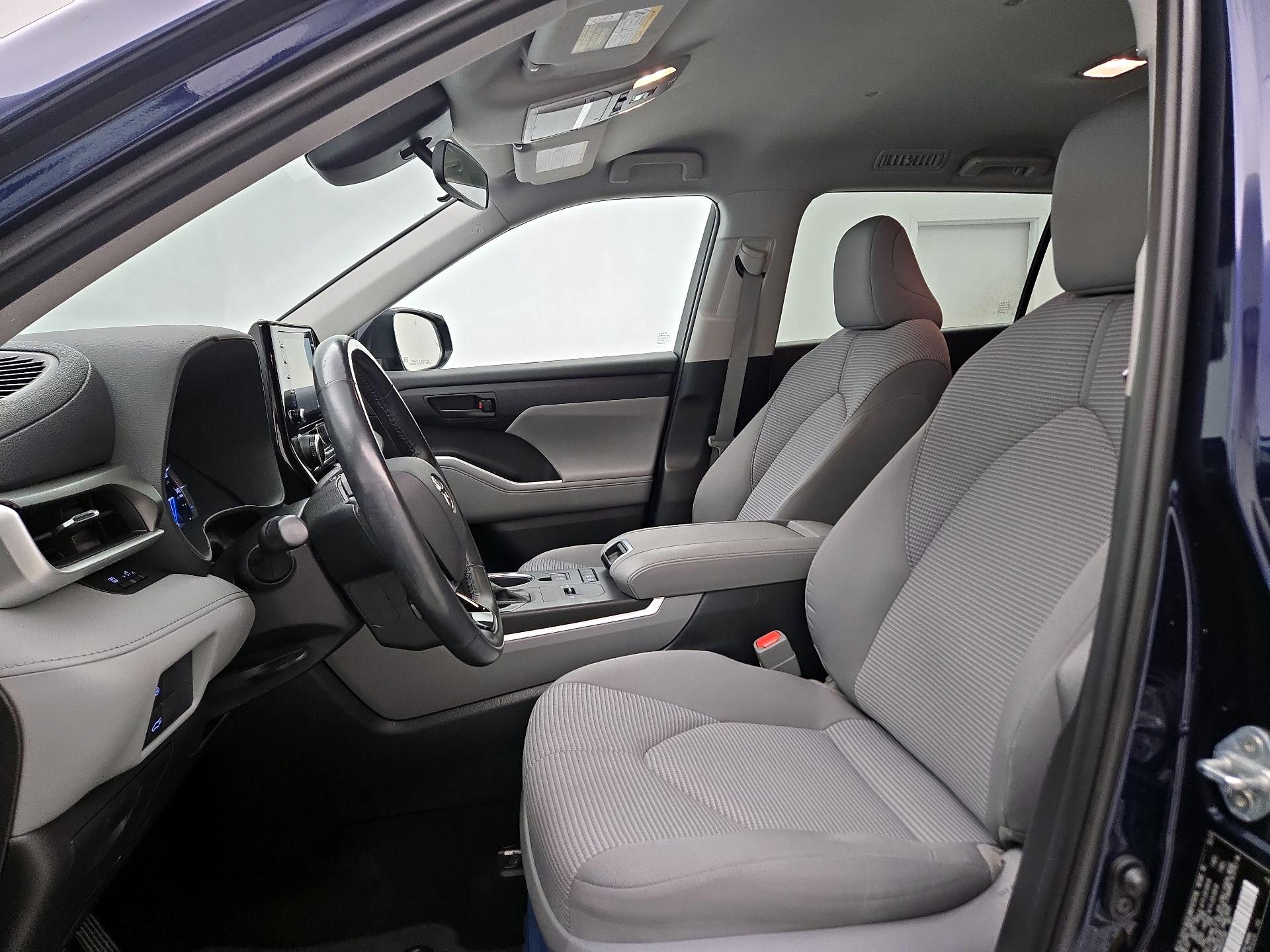 Thumbnail: 2021 Toyota Highlander - 11