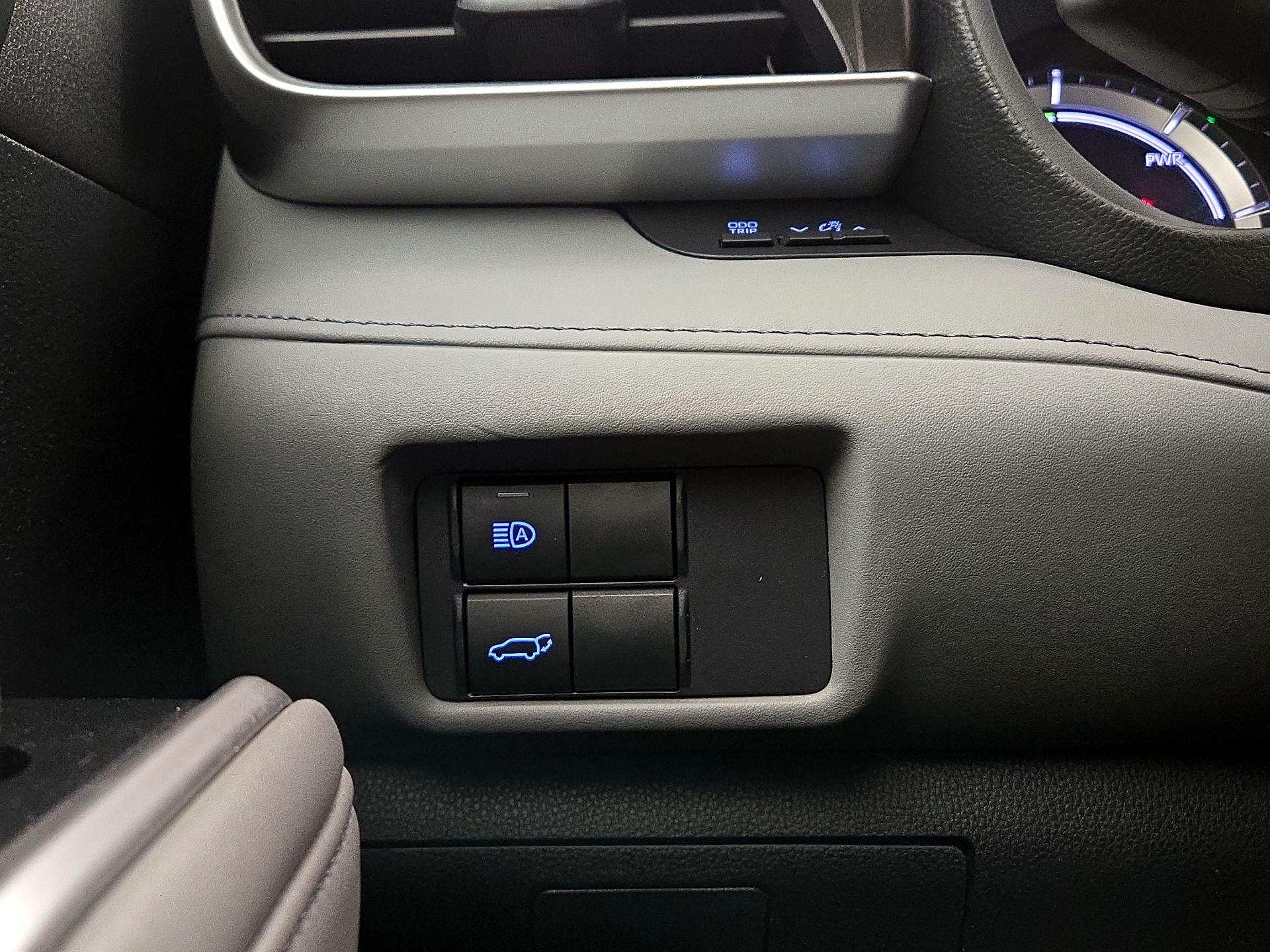 Thumbnail: 2021 Toyota Highlander - 13