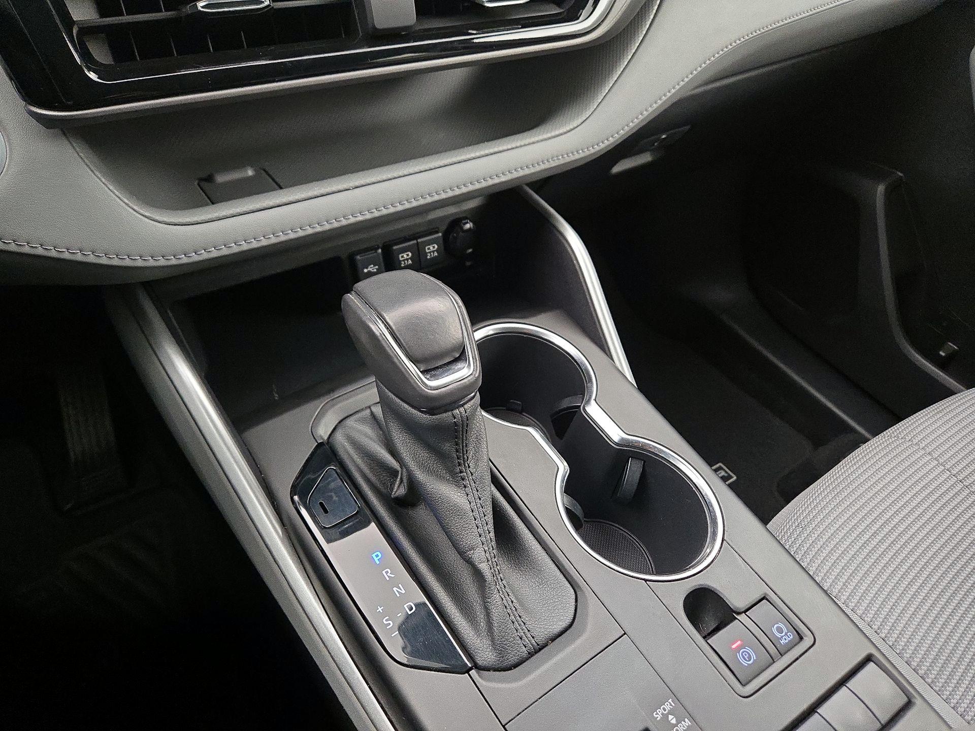 Thumbnail: 2021 Toyota Highlander - 16