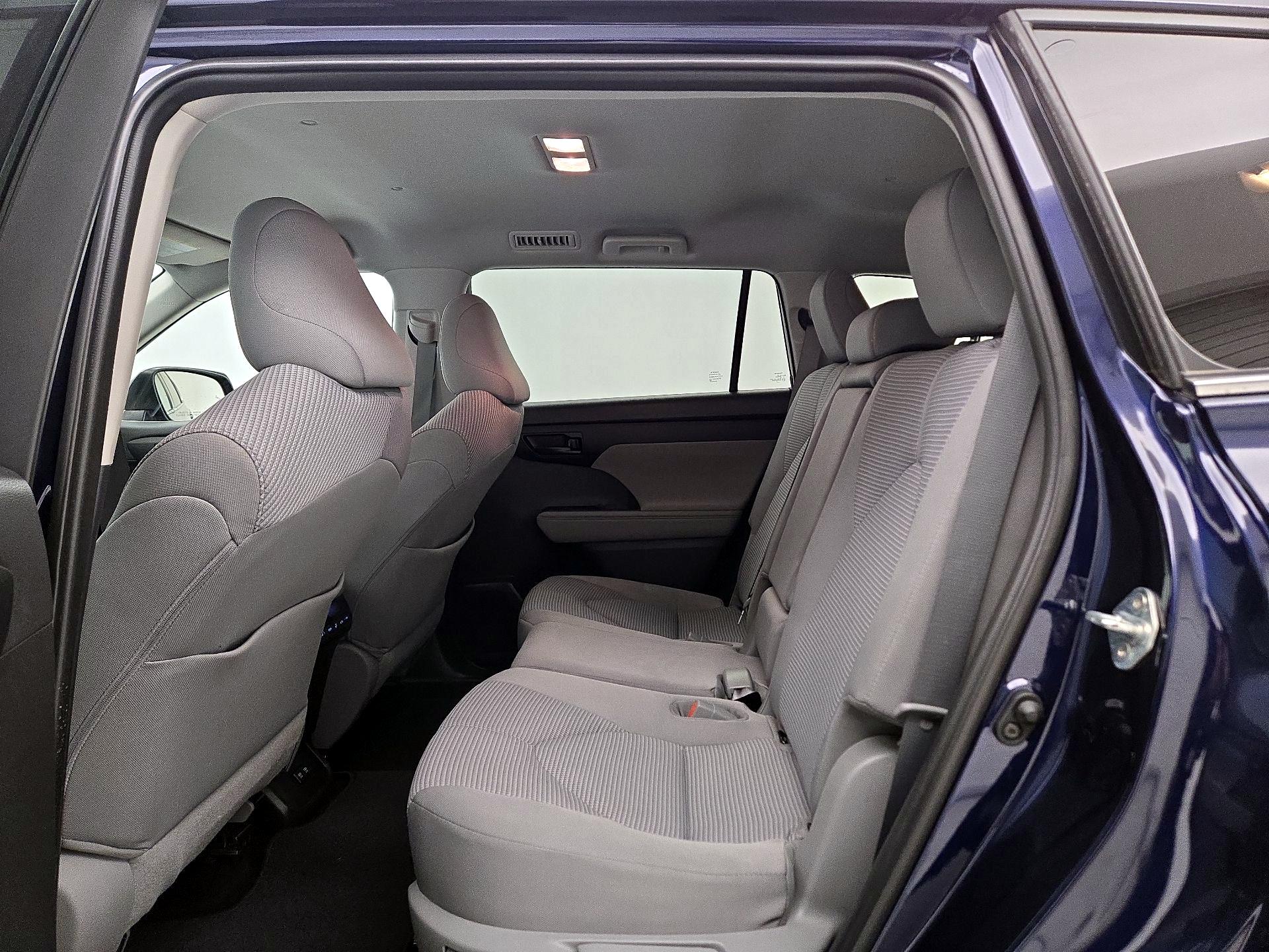 Thumbnail: 2021 Toyota Highlander - 18