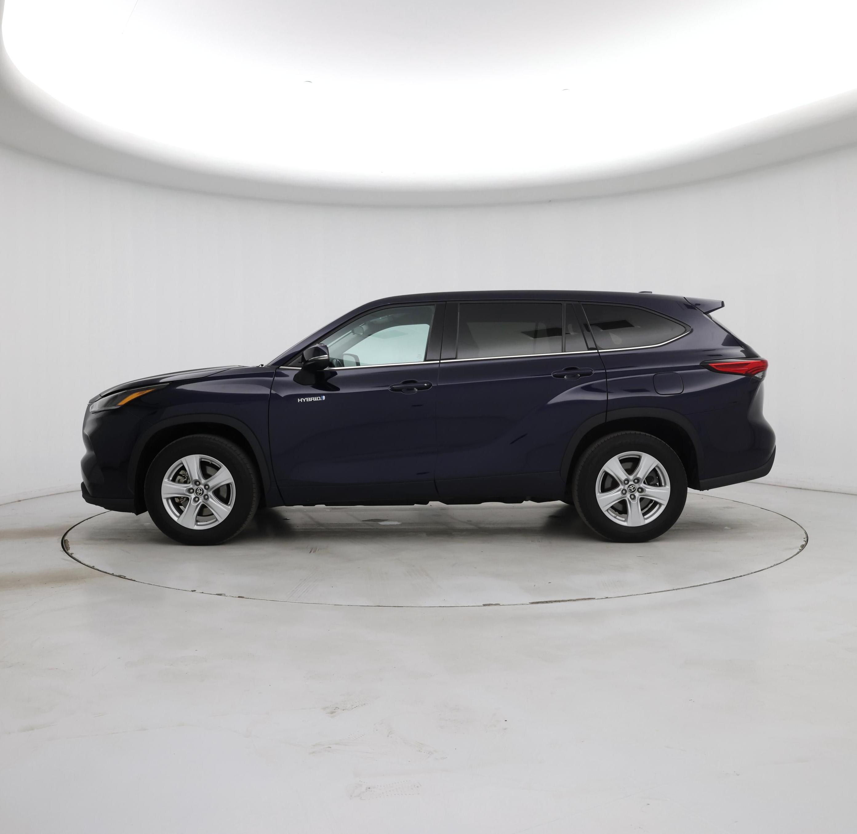 Thumbnail: 2021 Toyota Highlander - 3