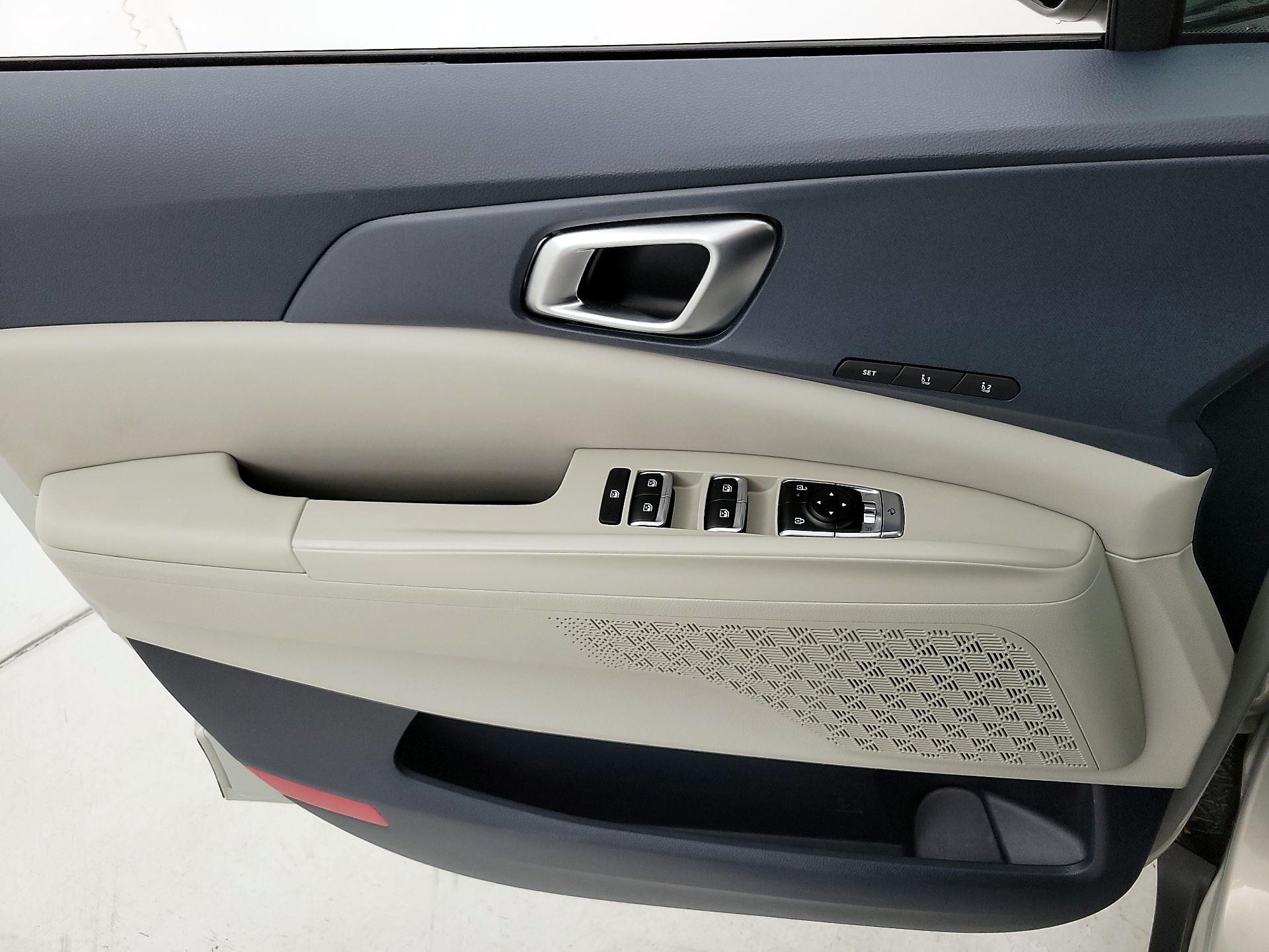 Thumbnail: 2025 Kia Carnival - 12