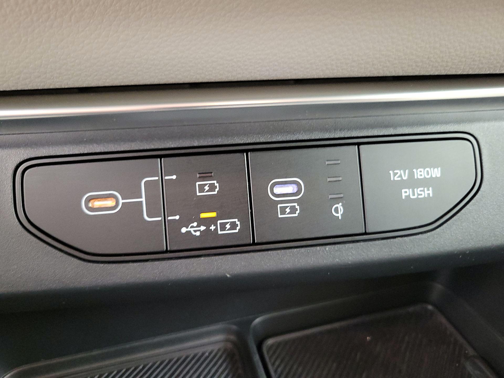 Thumbnail: 2025 Kia Carnival - 19