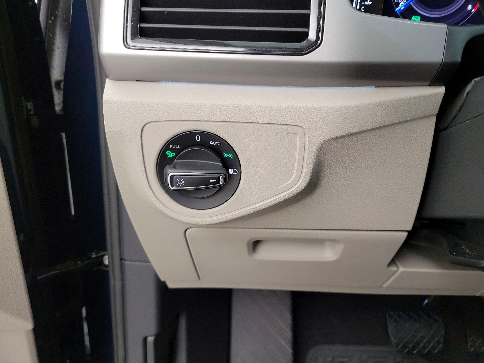 Thumbnail: 2021 Volkswagen Atlas - 13