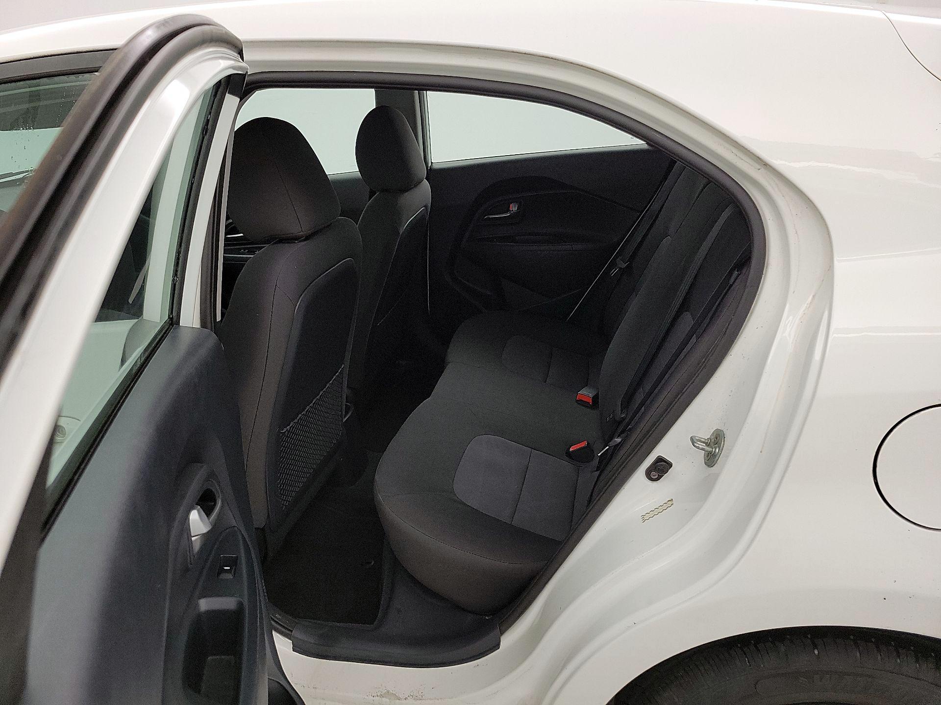 Thumbnail: 2016 Kia Rio5 - 18