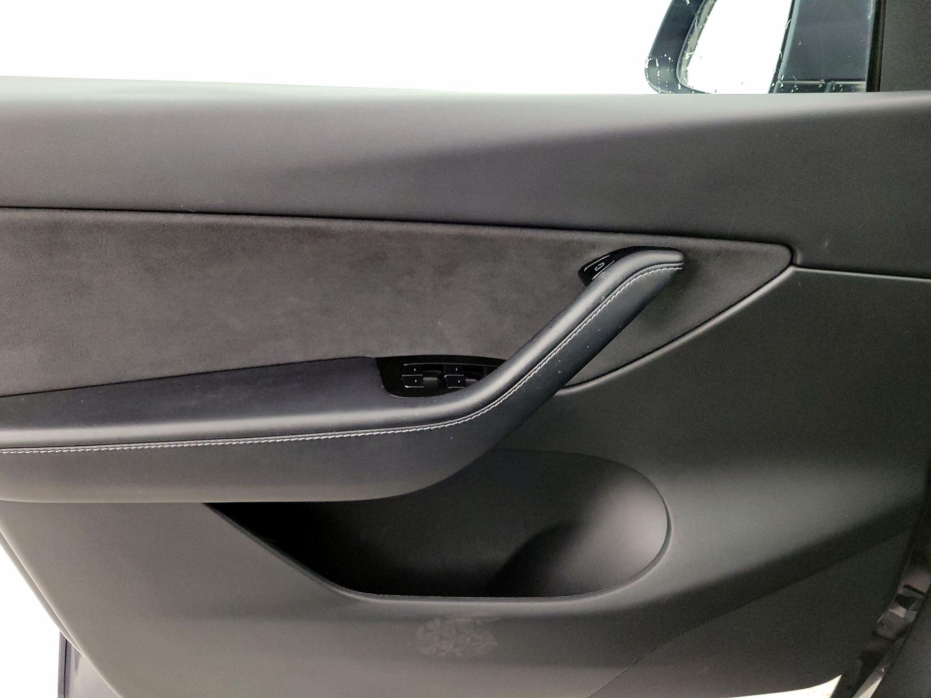 Thumbnail: 2021 Tesla Model Y - 12