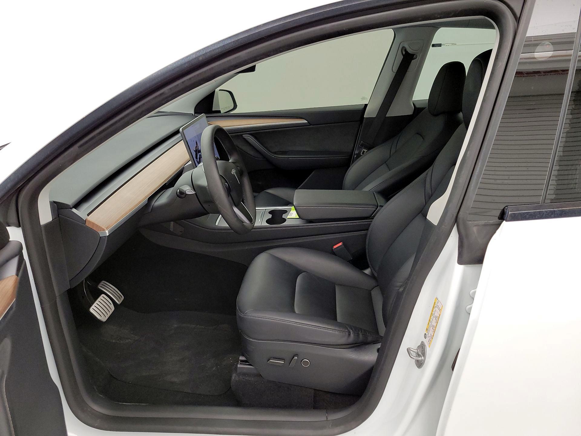 Thumbnail: 2025 Tesla Model Y - 11