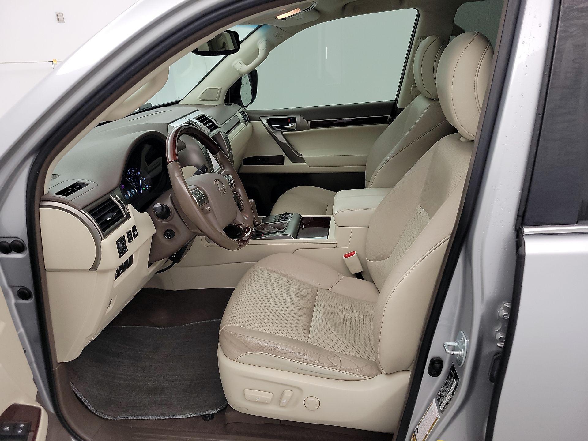 Thumbnail: 2016 Lexus GX - 11