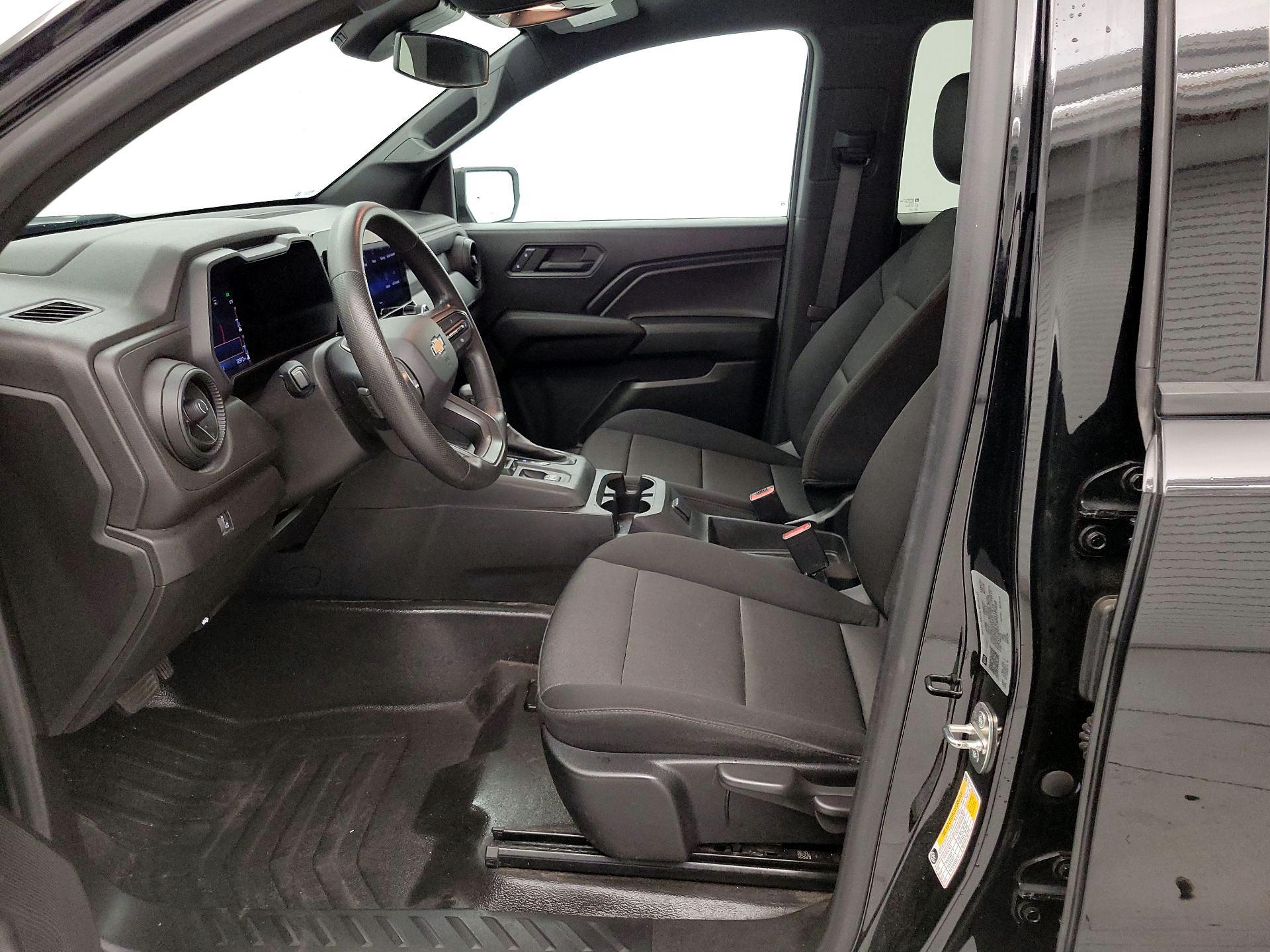 Thumbnail: 2023 Chevrolet Colorado - 11