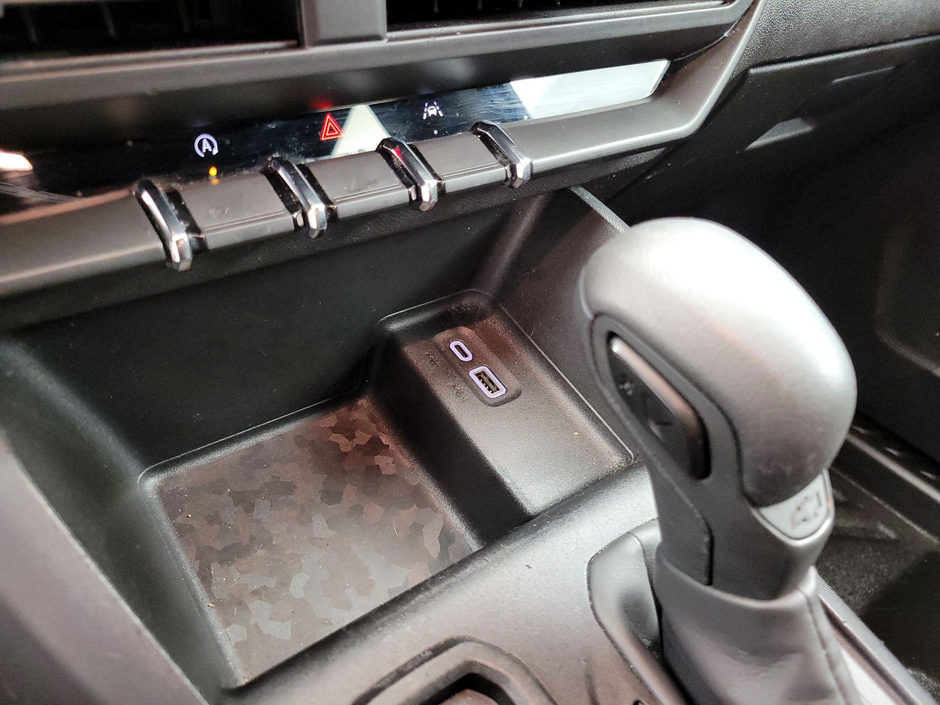 Thumbnail: 2023 Chevrolet Colorado - 18