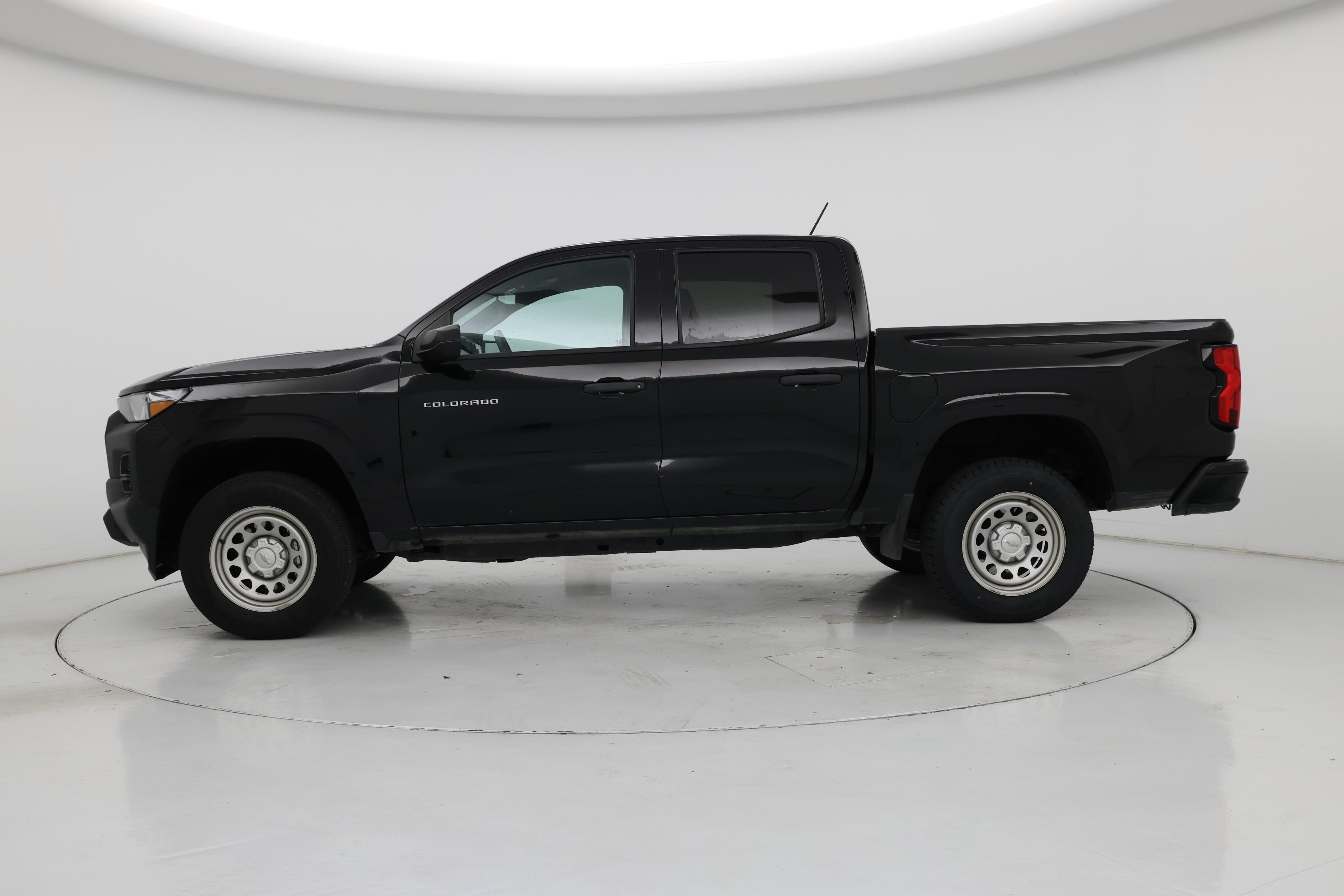 Thumbnail: 2023 Chevrolet Colorado - 3