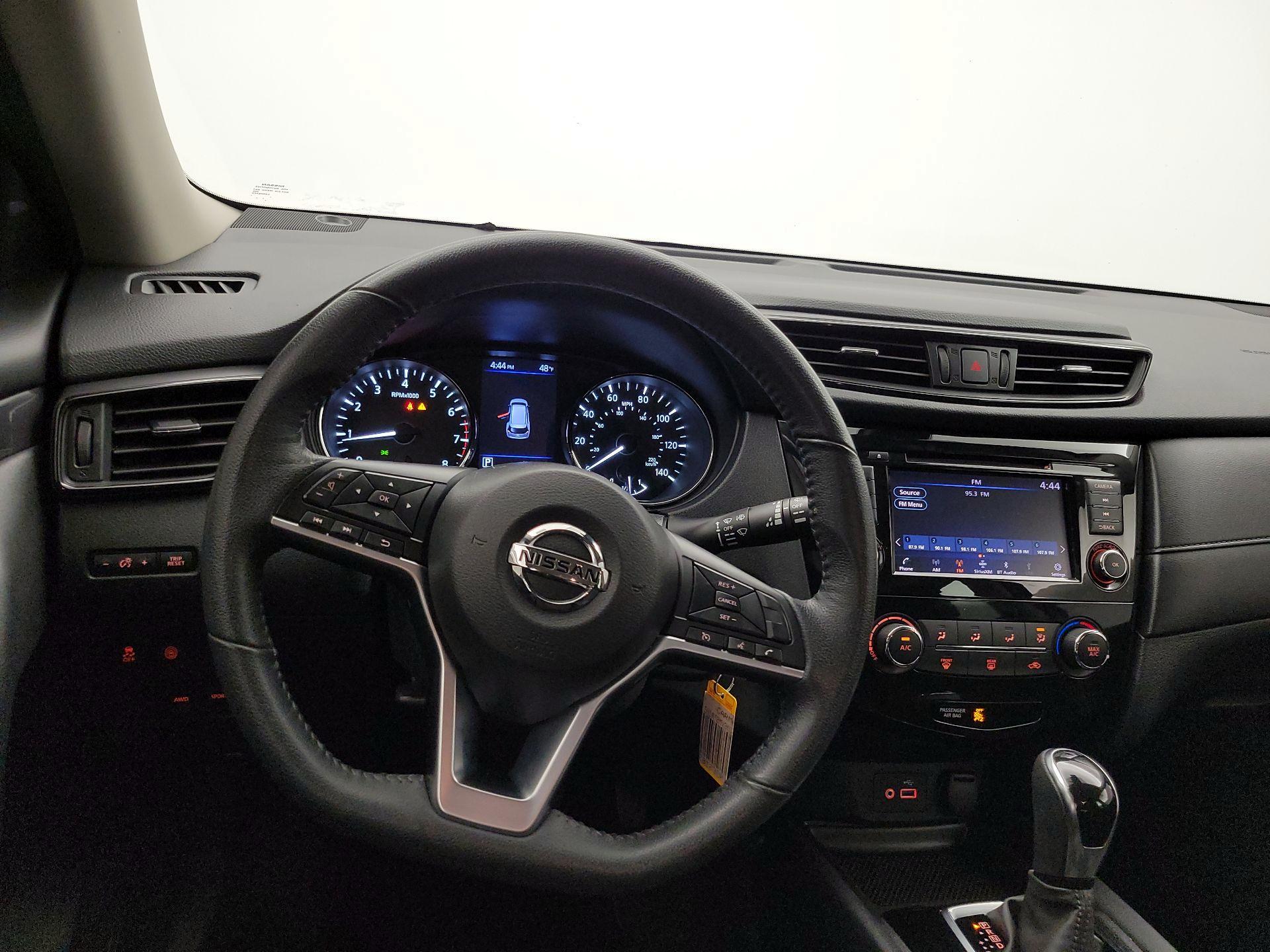 Thumbnail: 2019 Nissan Rogue - 10