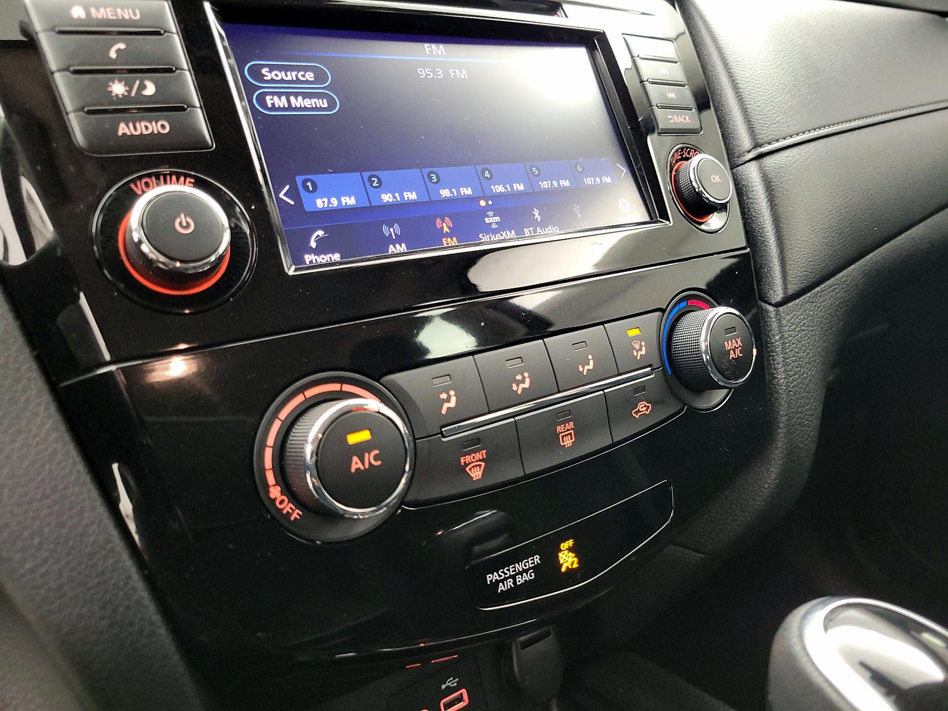 Thumbnail: 2019 Nissan Rogue - 16