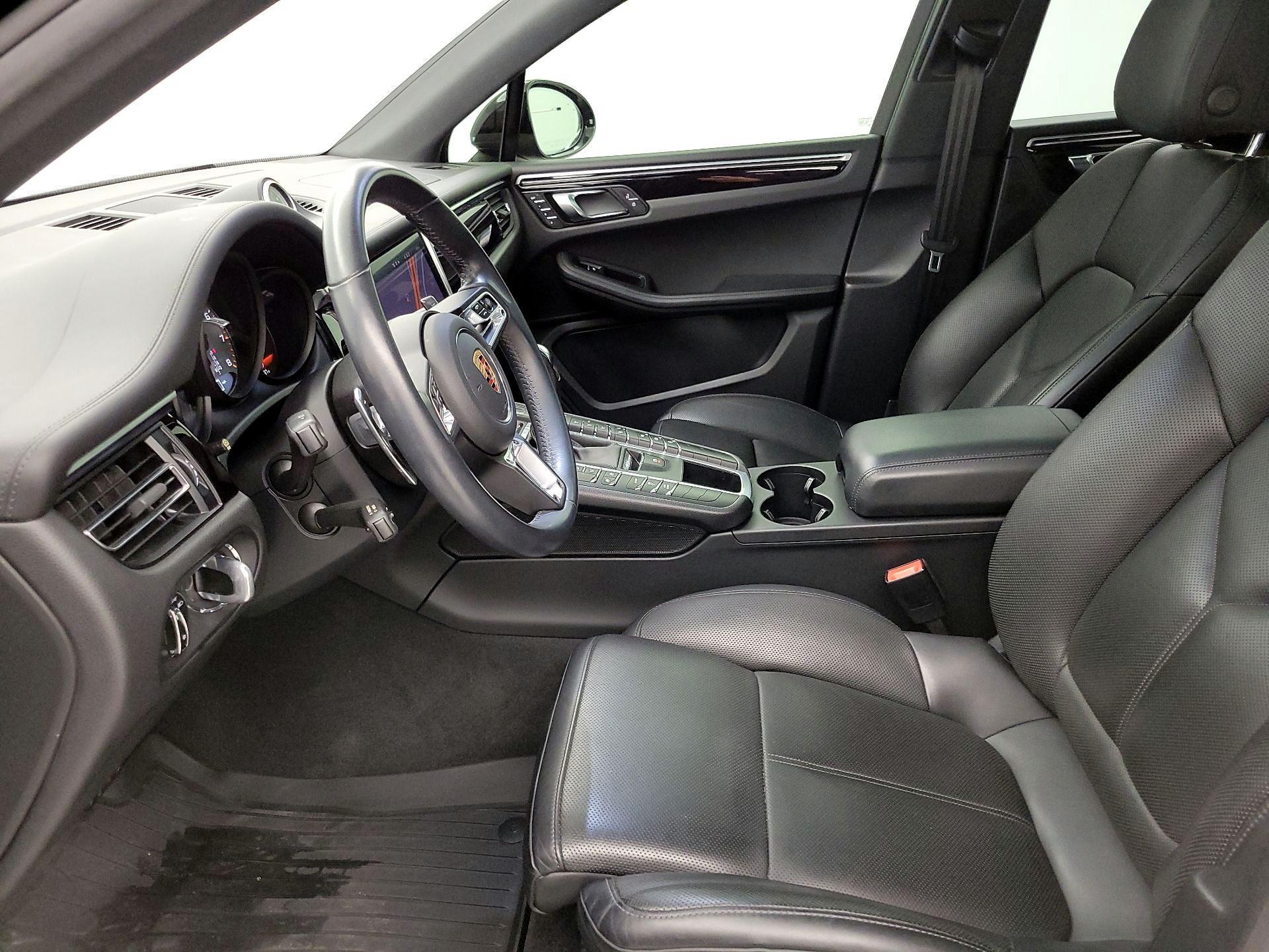 Thumbnail: 2020 Porsche Macan - 11