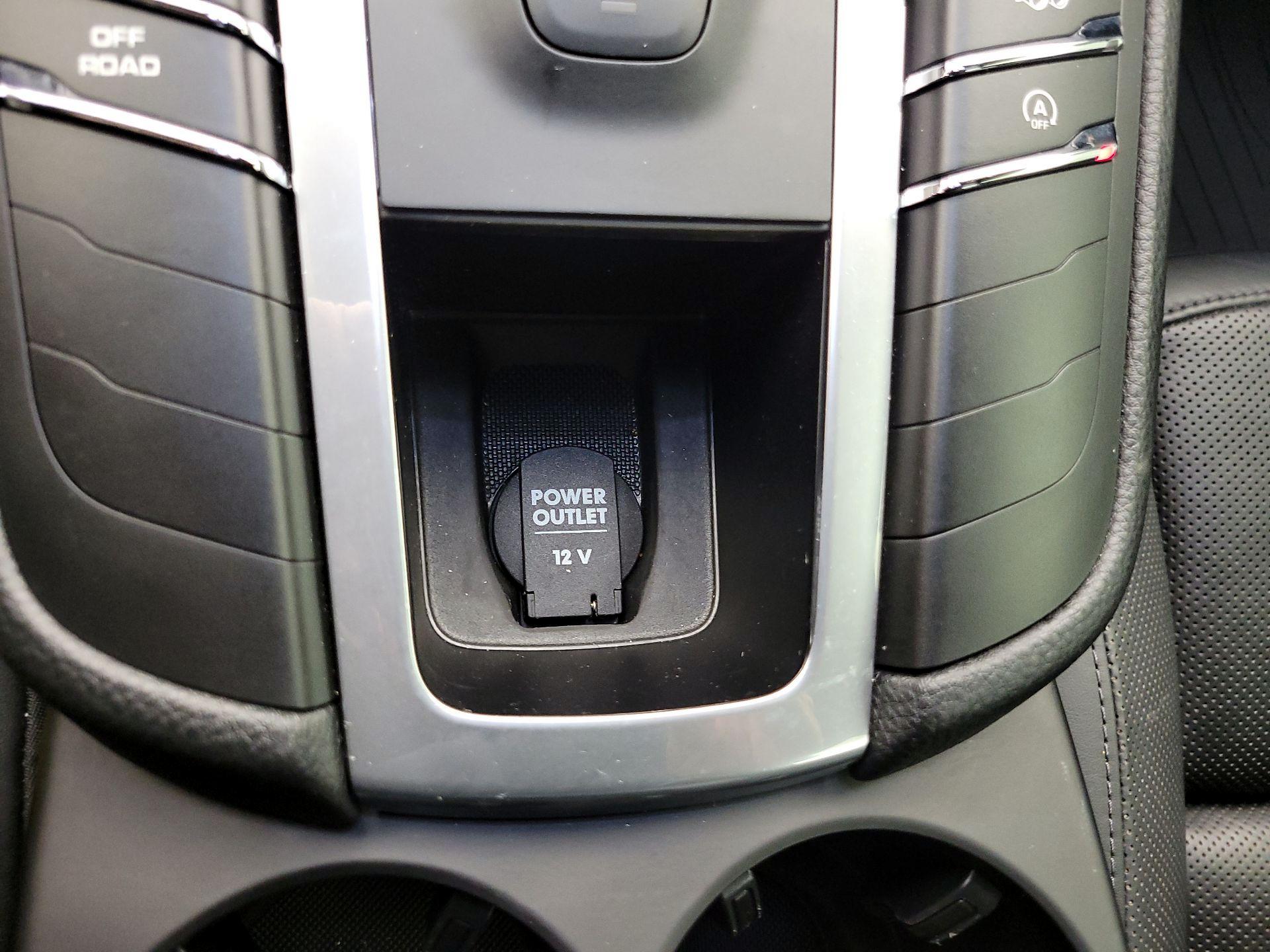 Thumbnail: 2020 Porsche Macan - 19