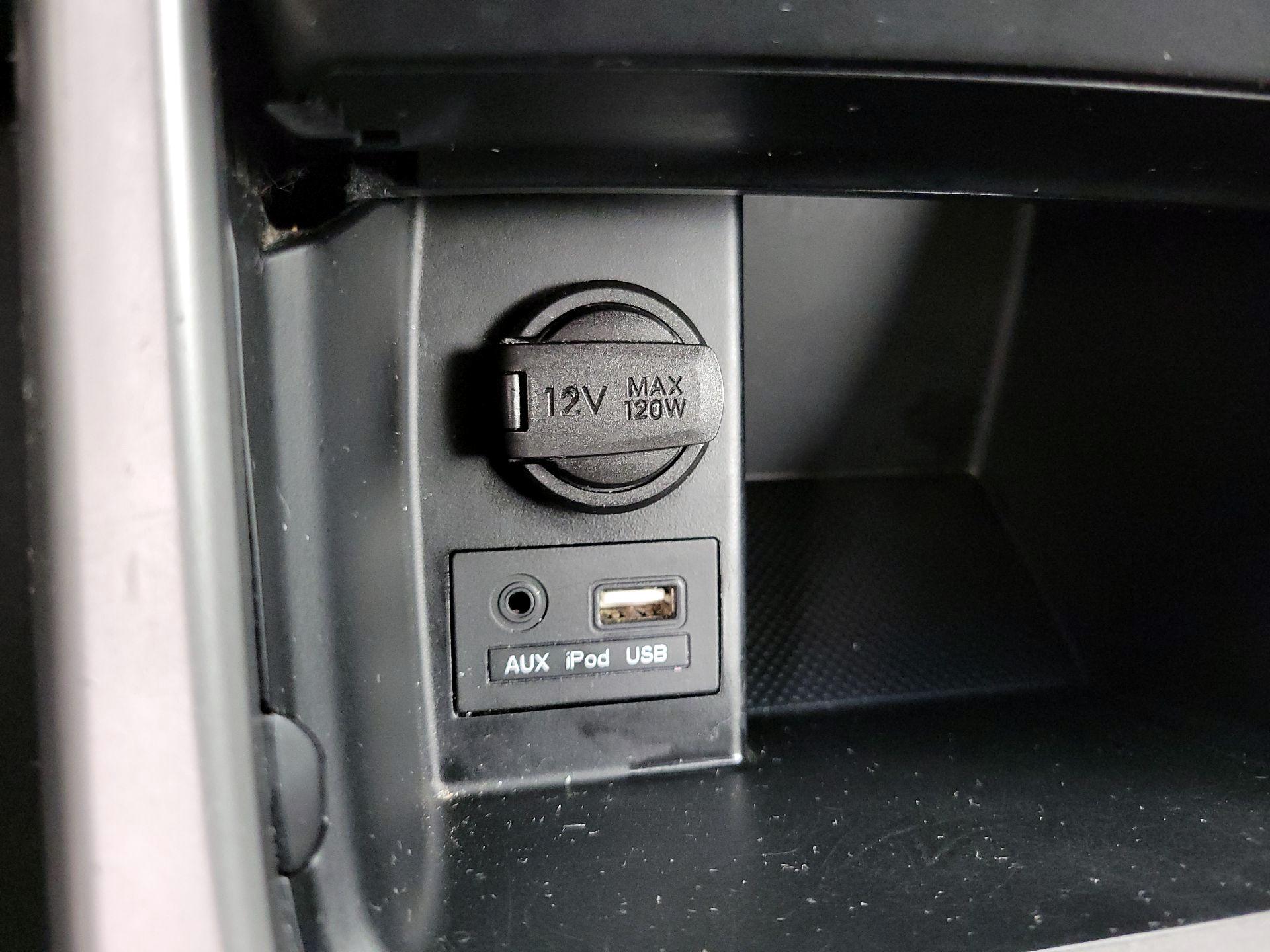 Thumbnail: 2015 Hyundai Elantra - 17