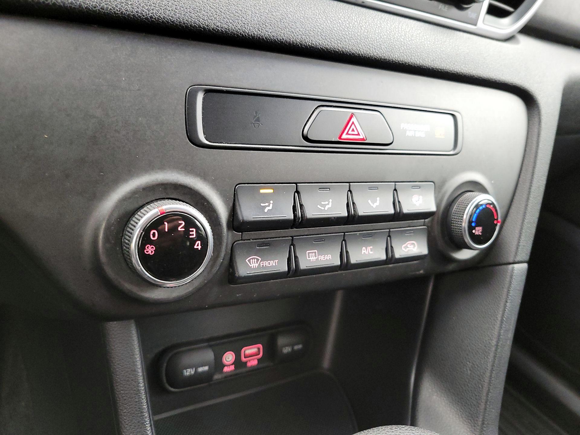 Thumbnail: 2017 Kia Sportage - 16