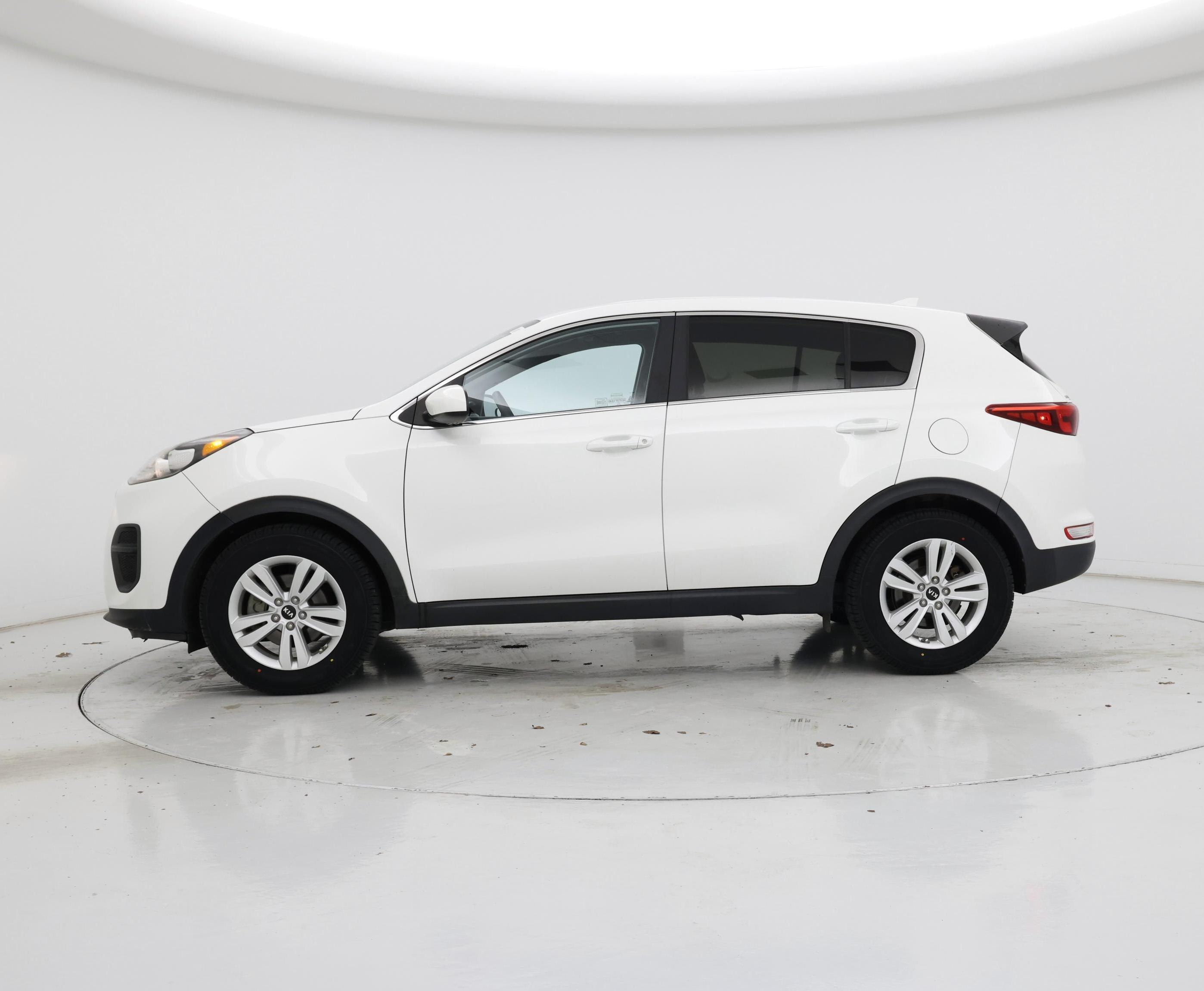 Thumbnail: 2017 Kia Sportage - 3