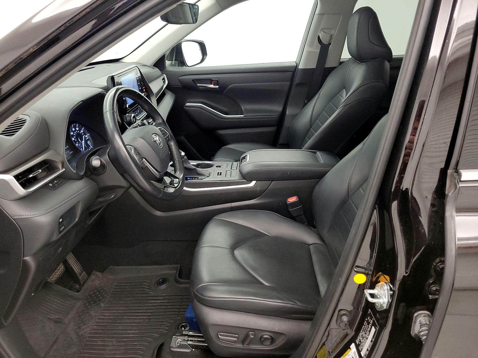 Thumbnail: 2020 Toyota Highlander - 11