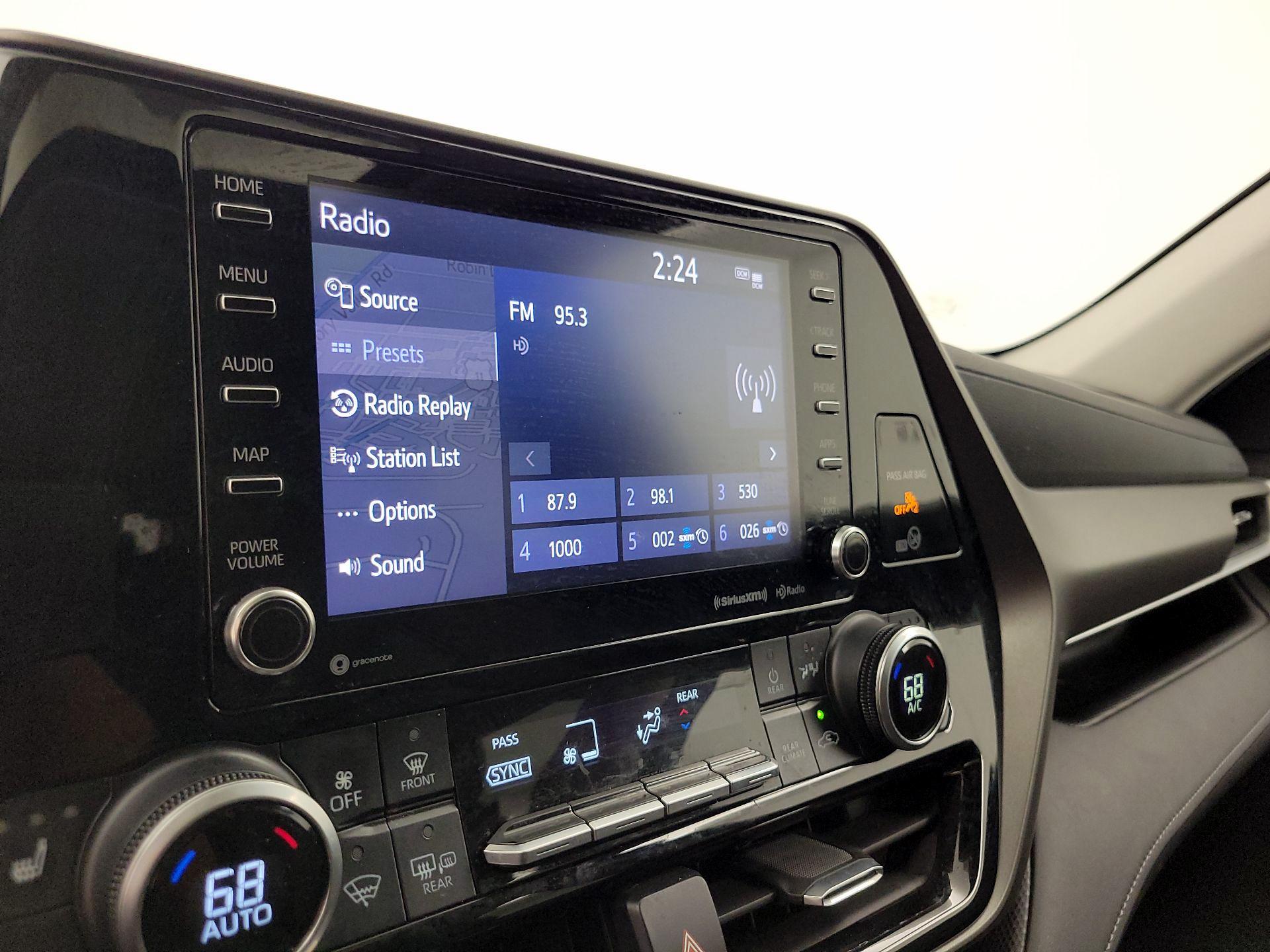 Thumbnail: 2020 Toyota Highlander - 16