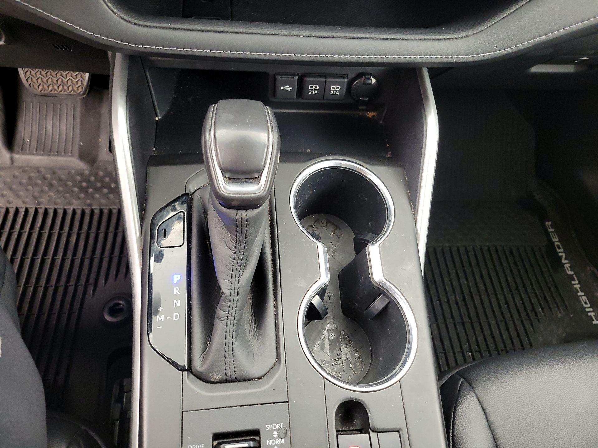 Thumbnail: 2020 Toyota Highlander - 18