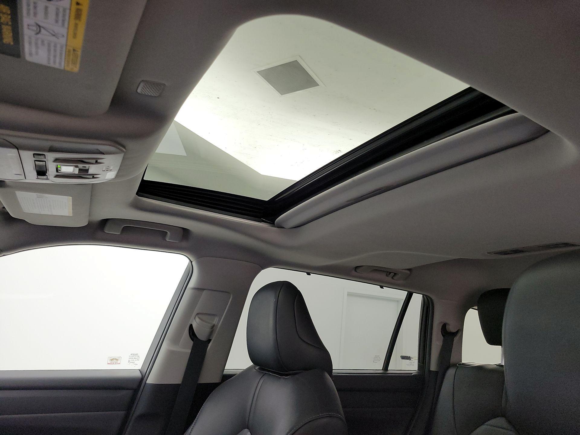 Thumbnail: 2020 Toyota Highlander - 20