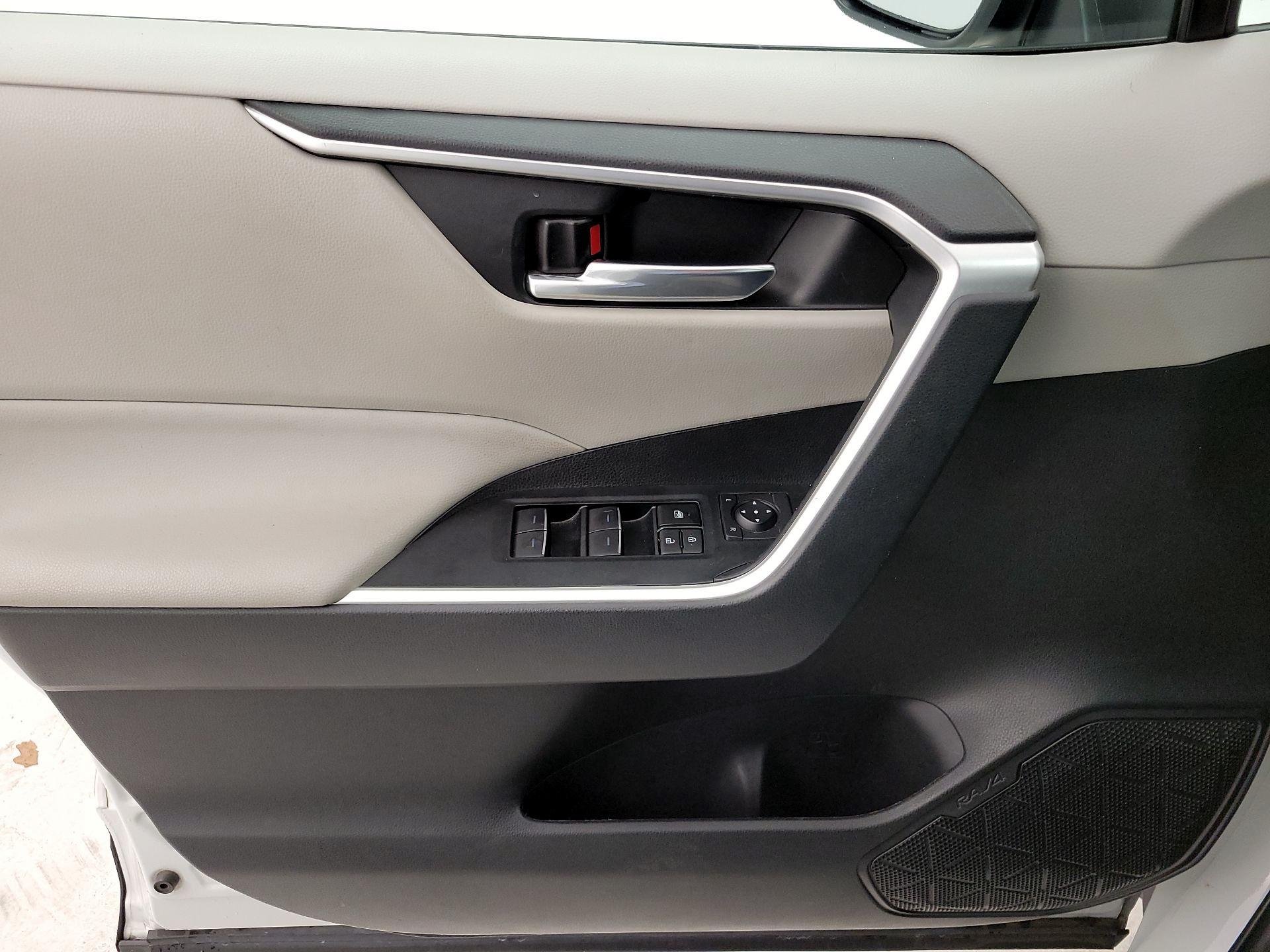 Thumbnail: 2023 Toyota RAV4 - 12