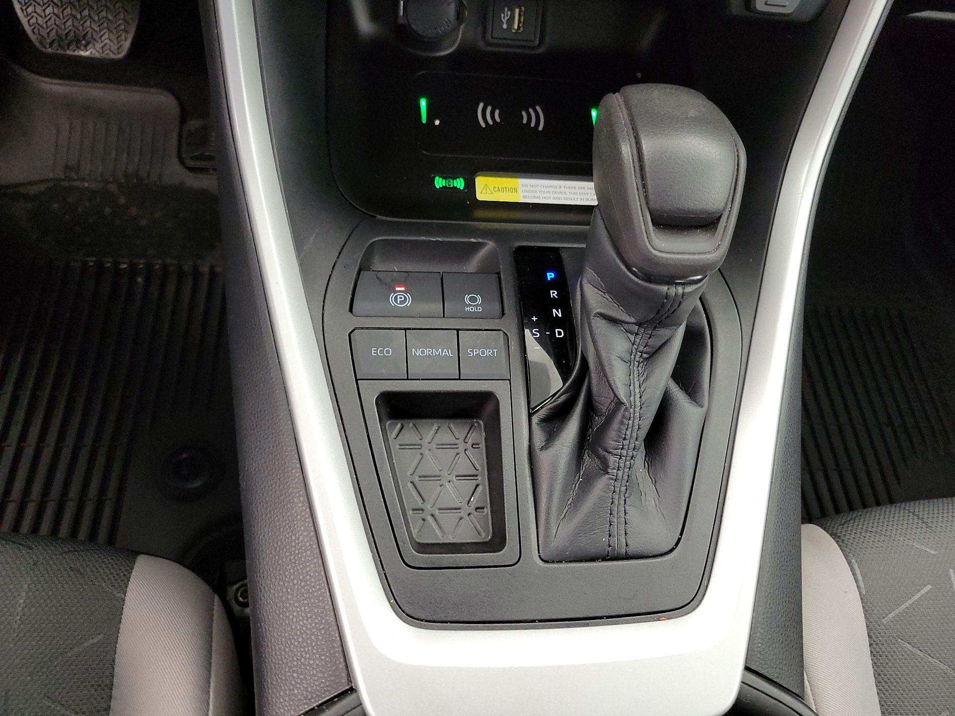 Thumbnail: 2023 Toyota RAV4 - 17