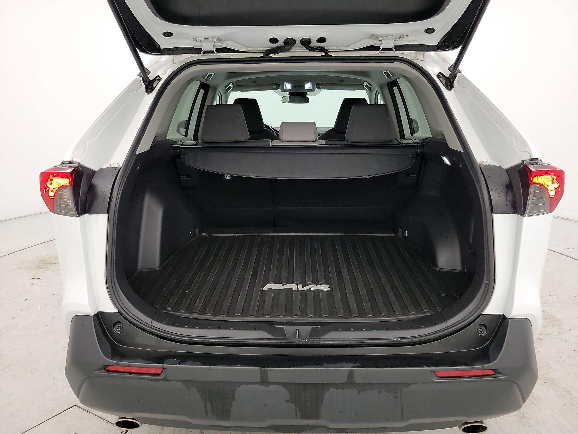 Thumbnail: 2023 Toyota RAV4 - 20