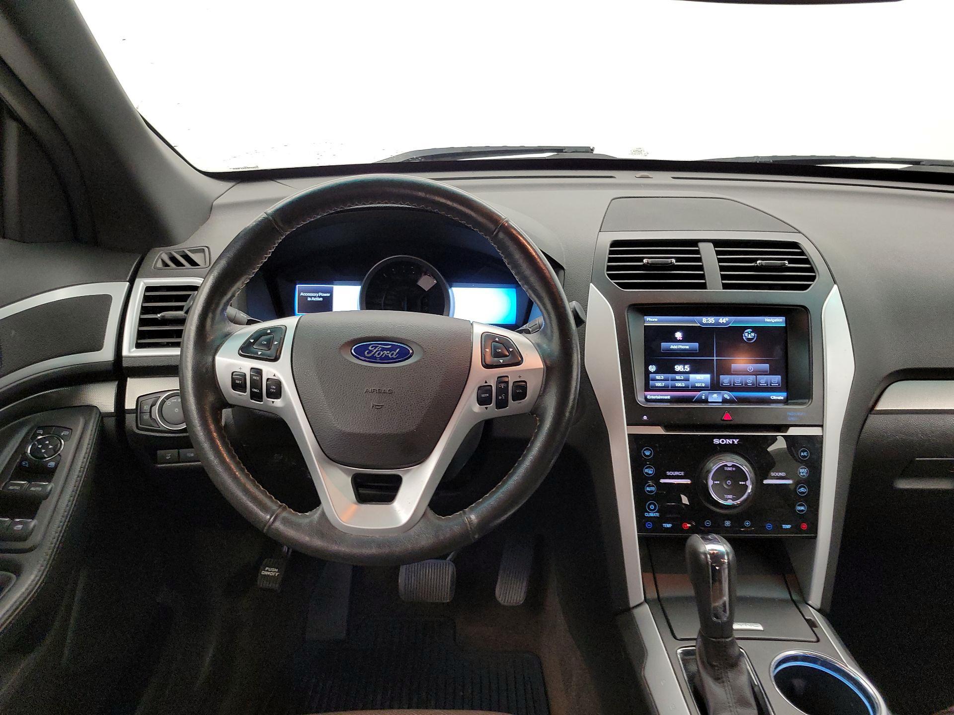Thumbnail: 2015 Ford Explorer - 10
