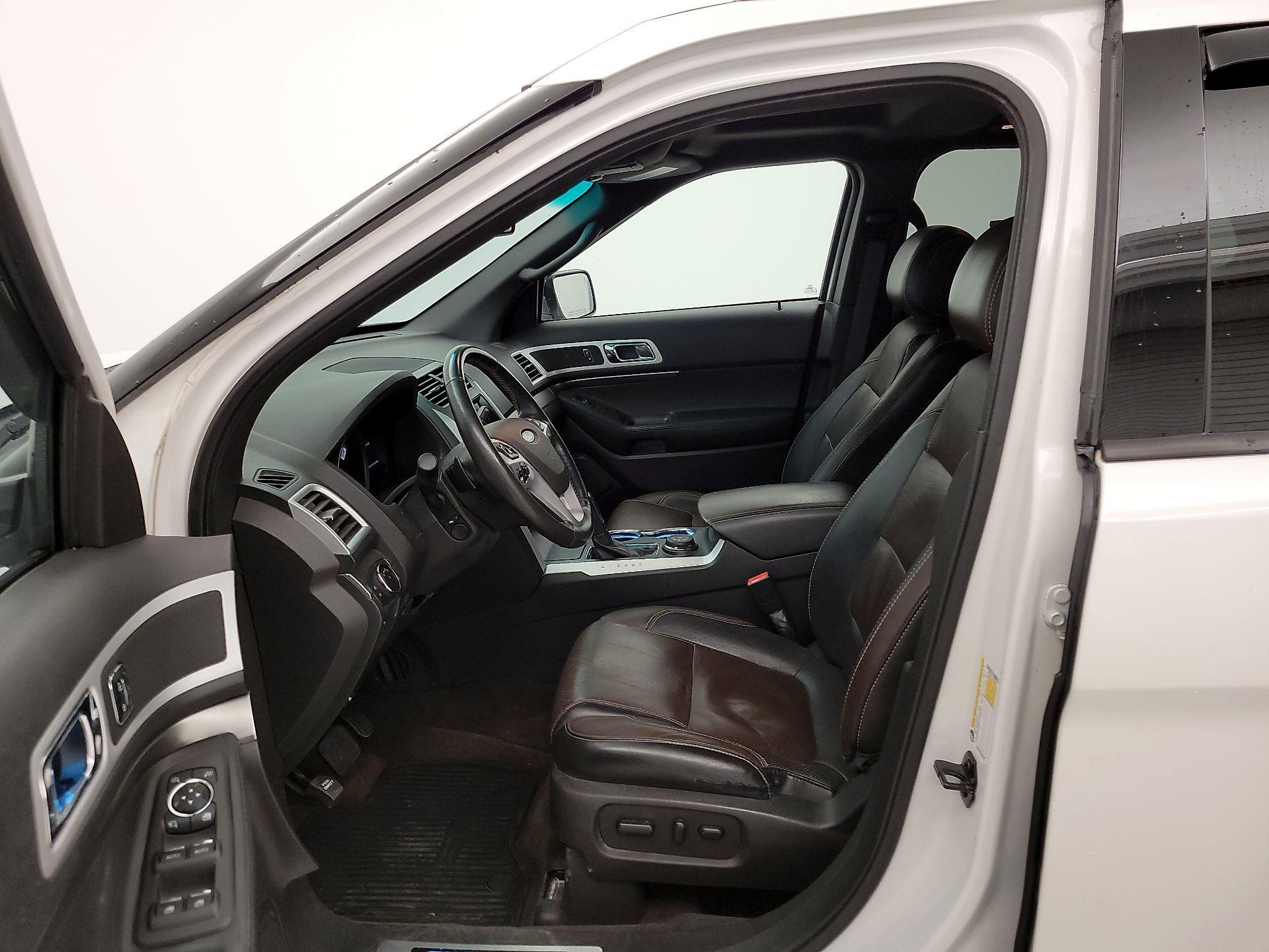 Thumbnail: 2015 Ford Explorer - 11