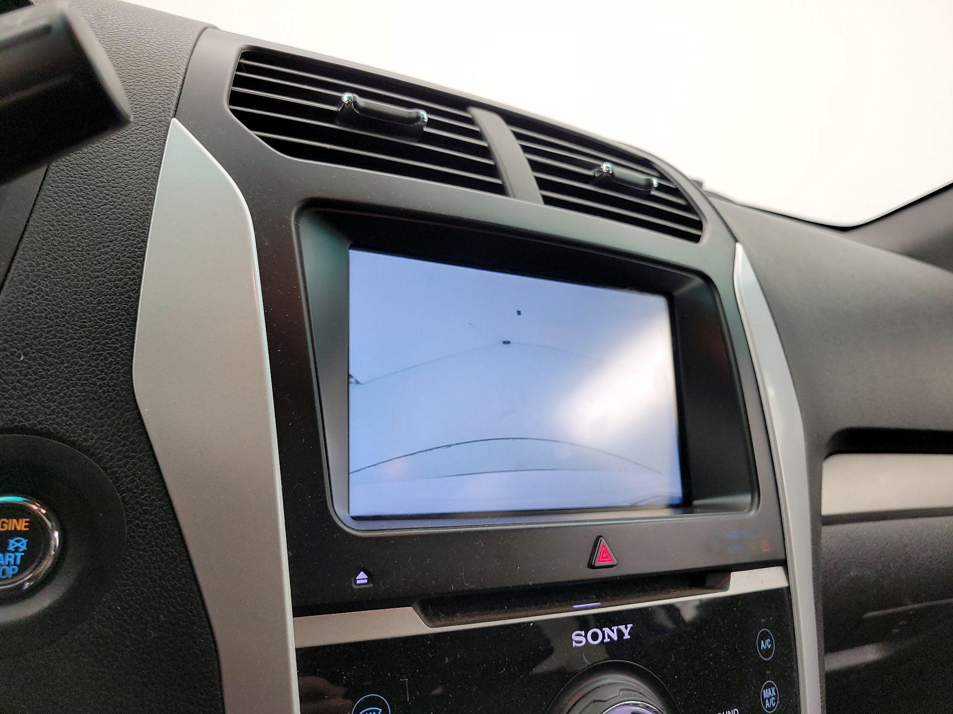 Thumbnail: 2015 Ford Explorer - 15