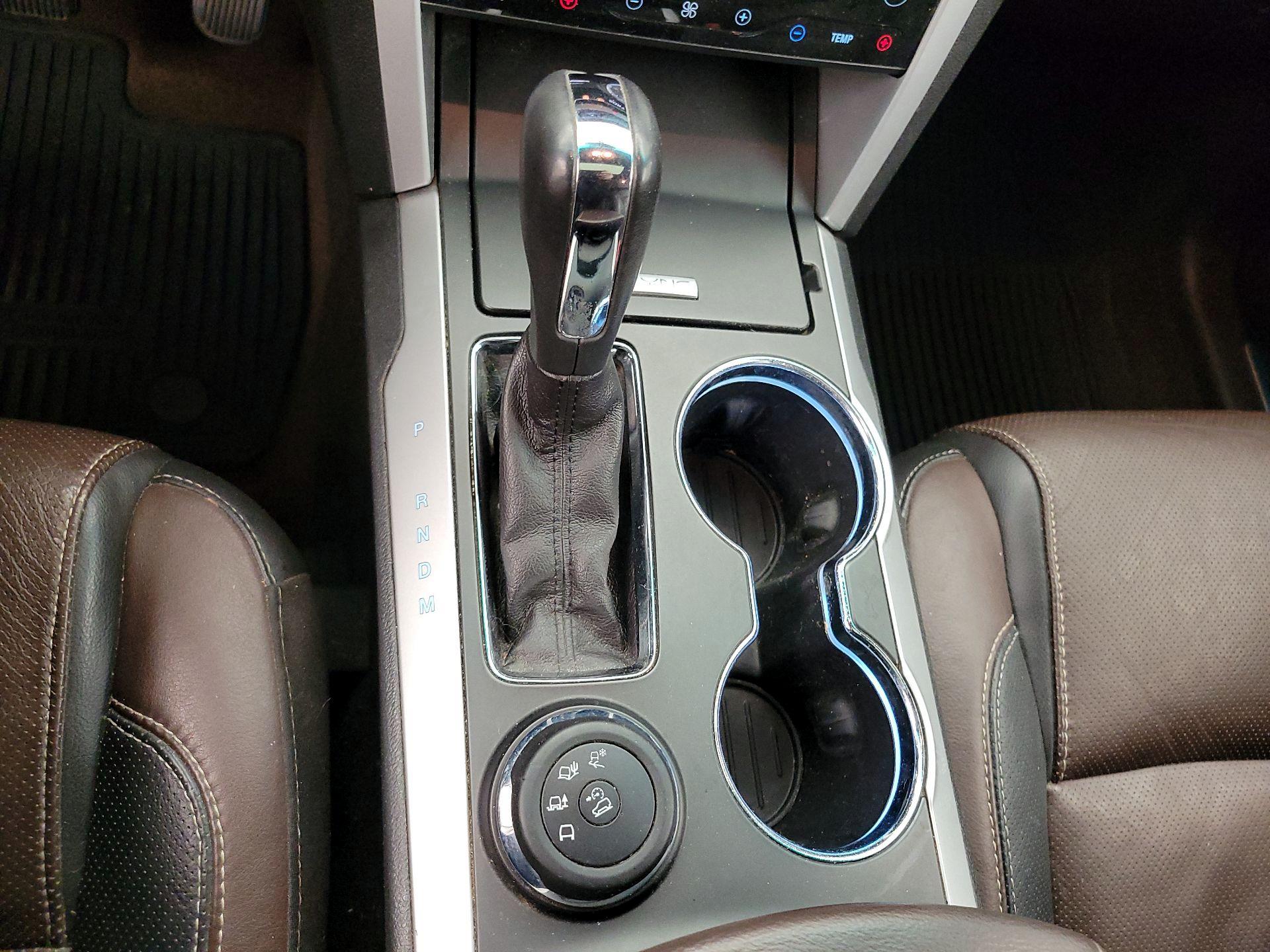 Thumbnail: 2015 Ford Explorer - 18