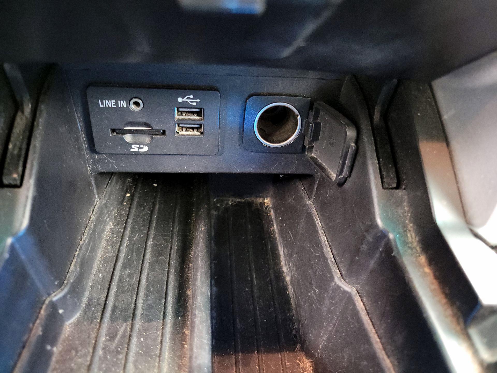 Thumbnail: 2015 Ford Explorer - 19