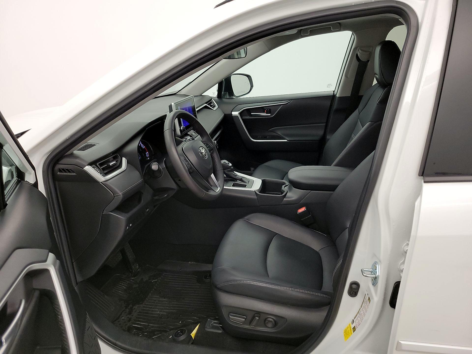 Thumbnail: 2023 Toyota RAV4 - 11