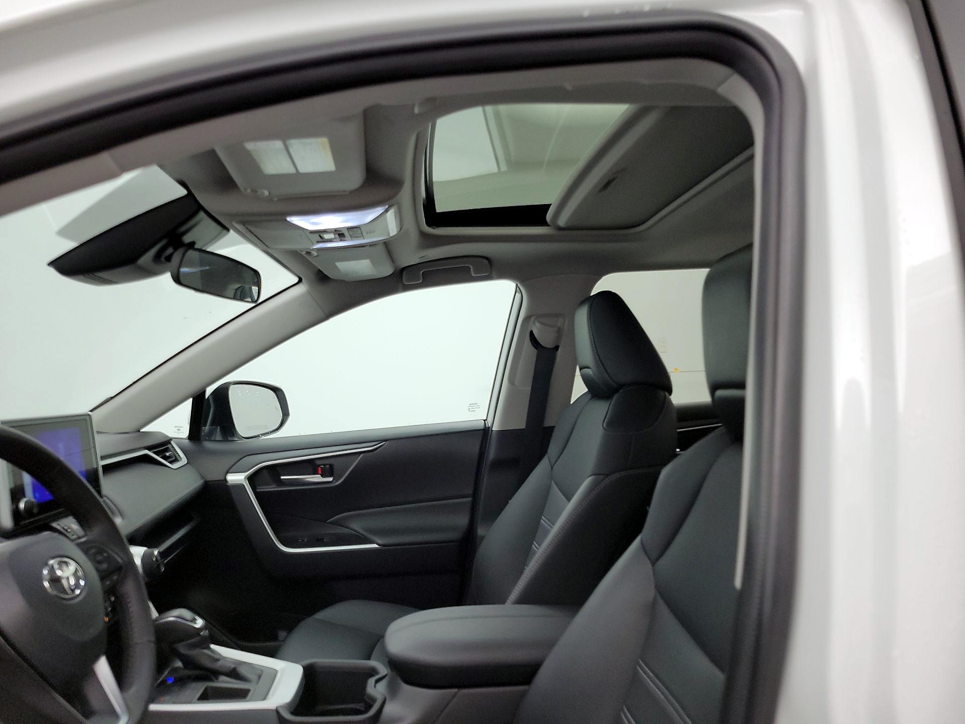 Thumbnail: 2023 Toyota RAV4 - 19