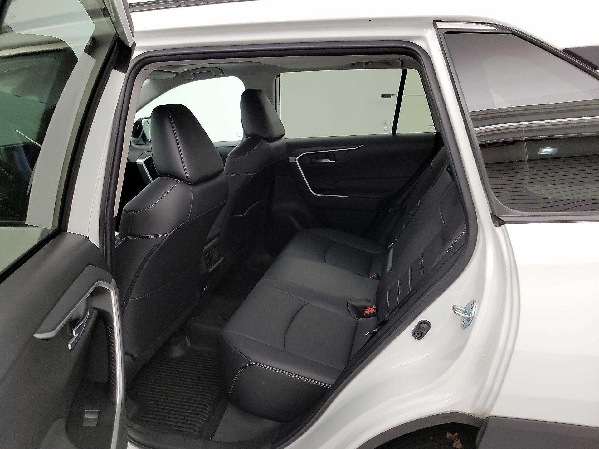 Thumbnail: 2023 Toyota RAV4 - 20