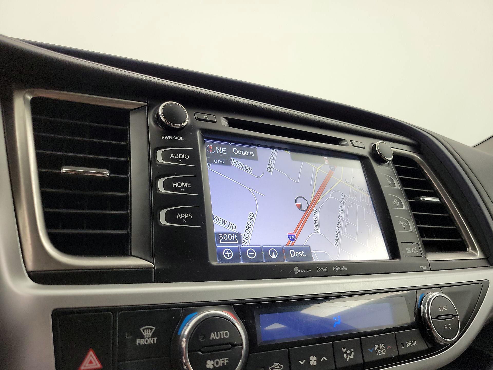 Thumbnail: 2019 Toyota Highlander - 14