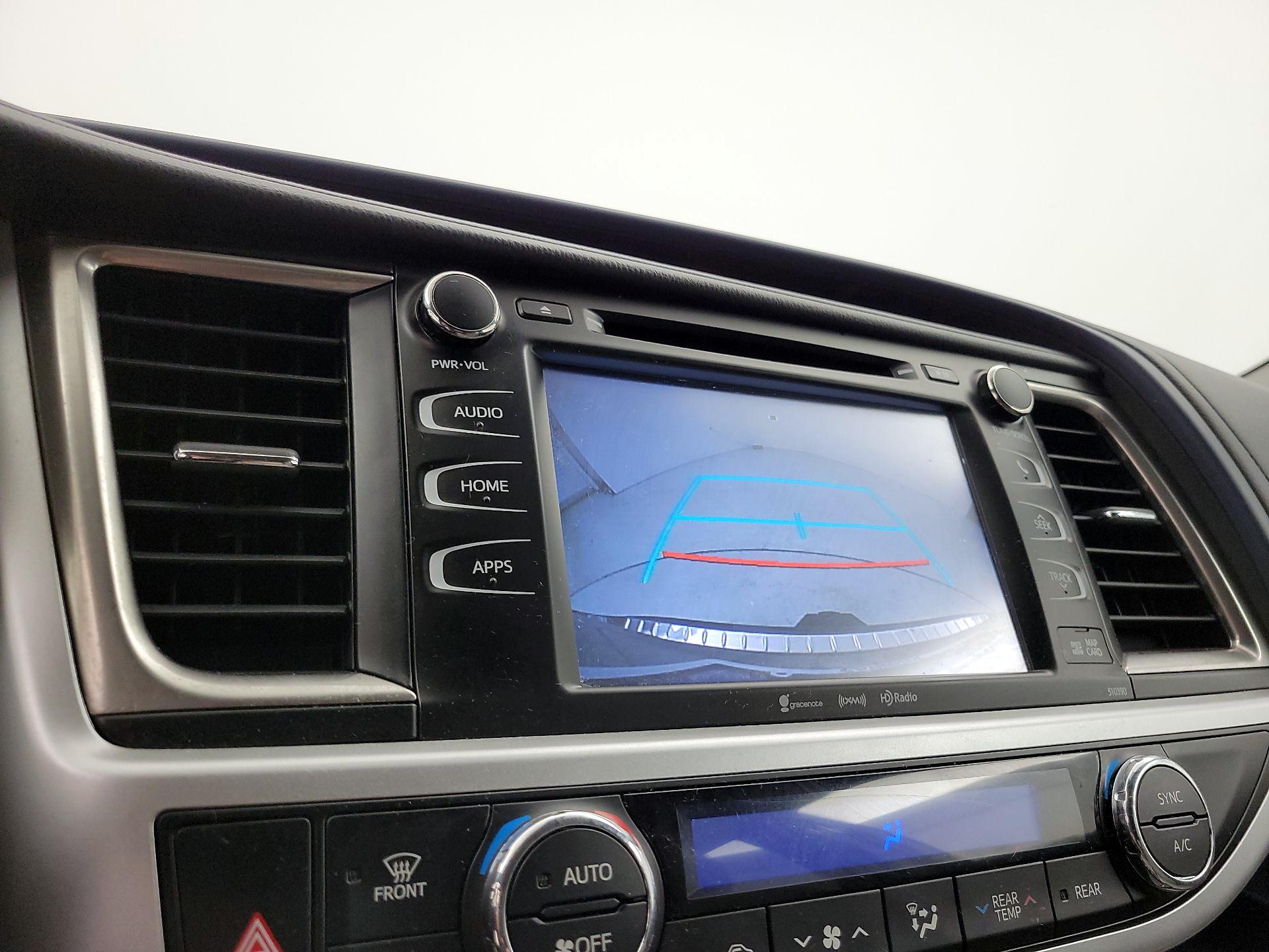 Thumbnail: 2019 Toyota Highlander - 15