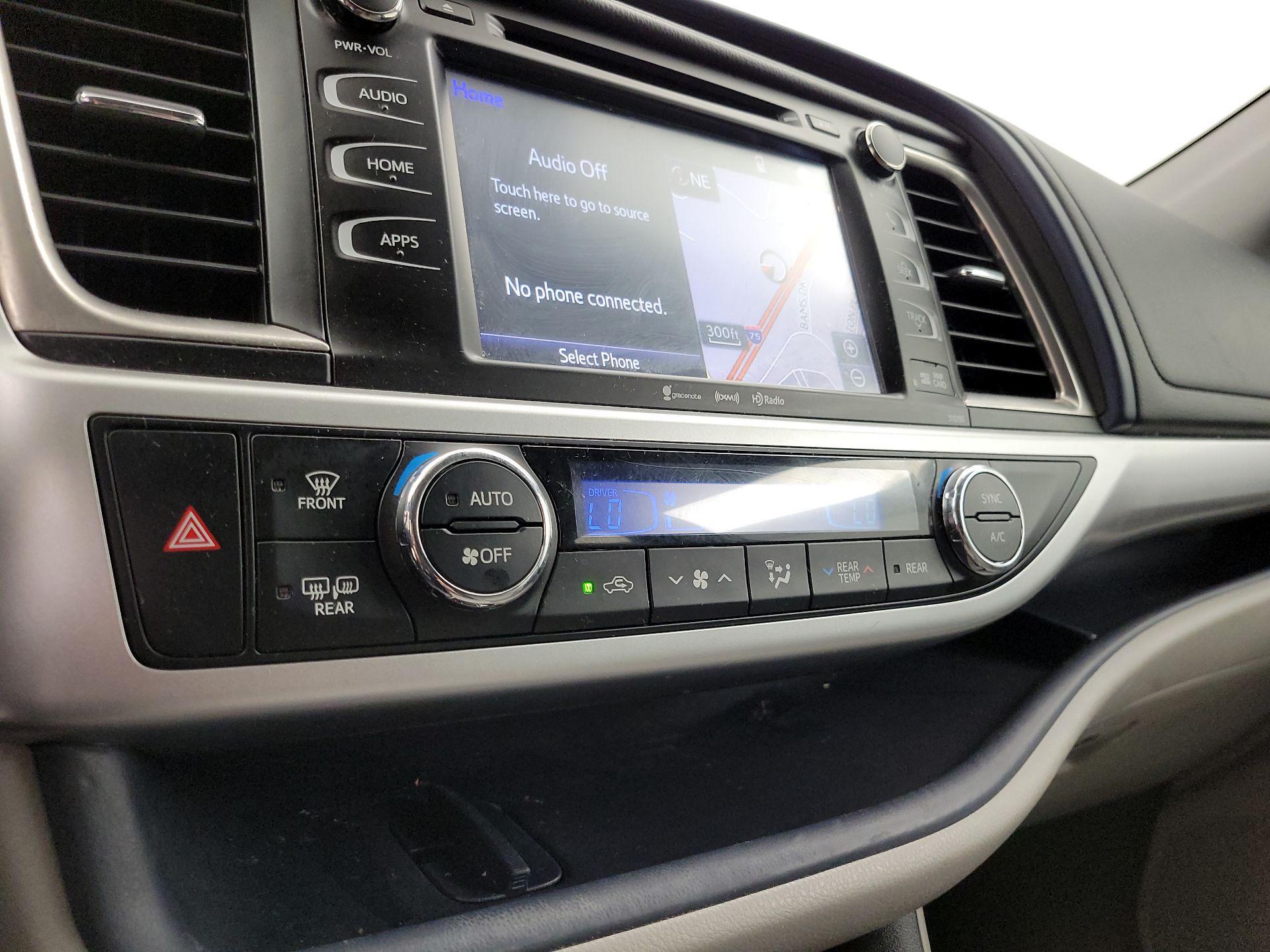 Thumbnail: 2019 Toyota Highlander - 17