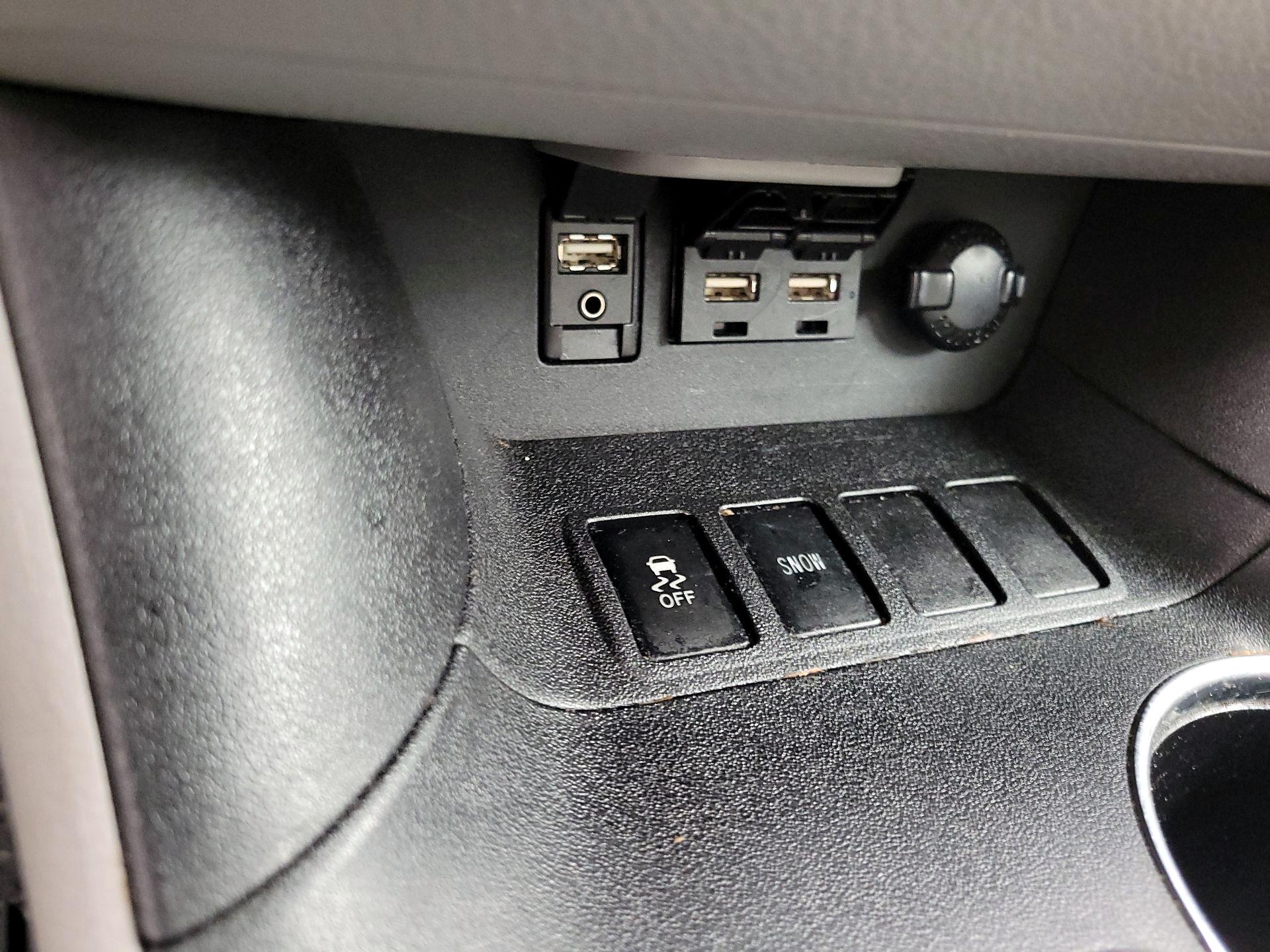 Thumbnail: 2019 Toyota Highlander - 19