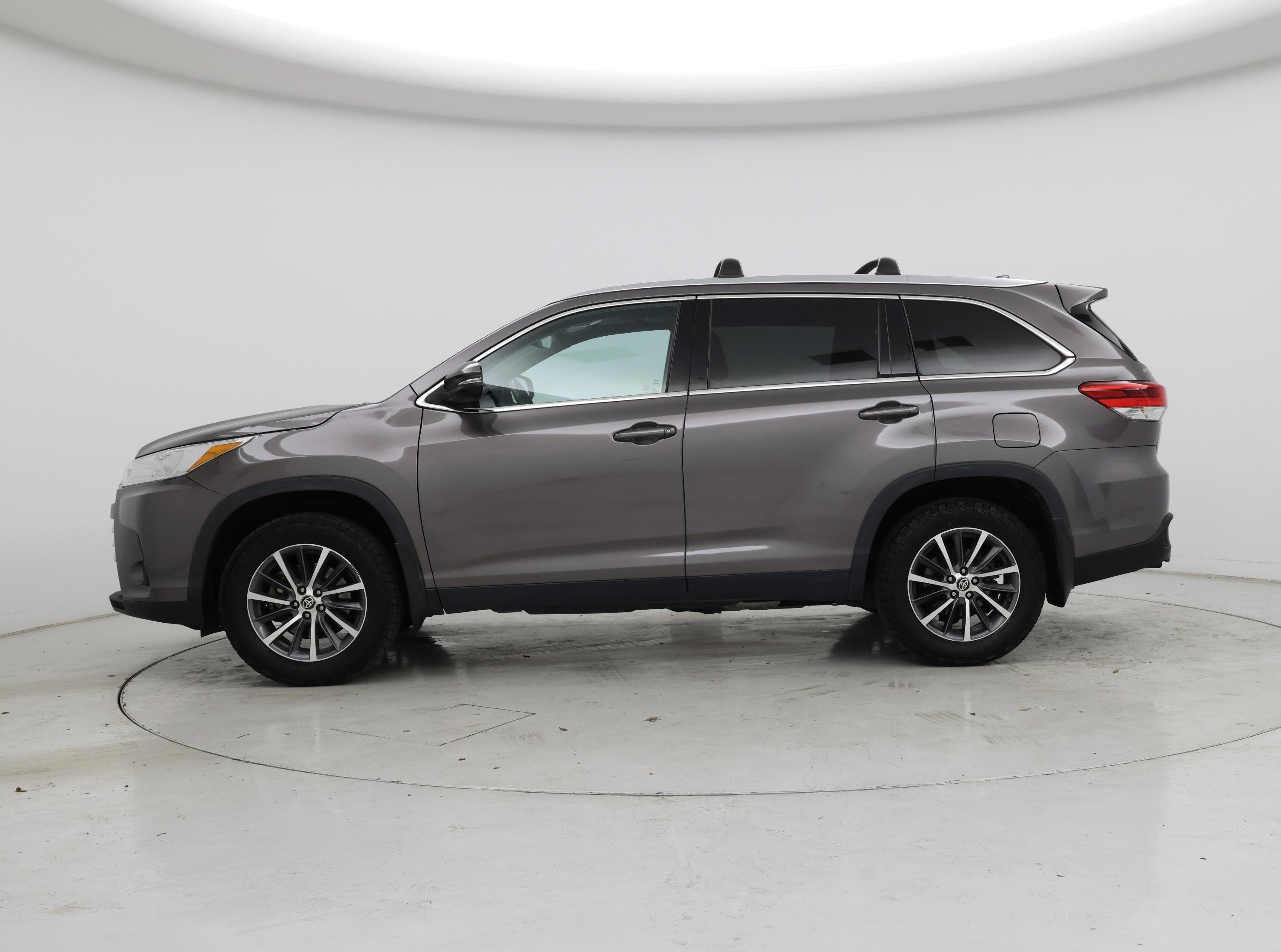 Thumbnail: 2019 Toyota Highlander - 3