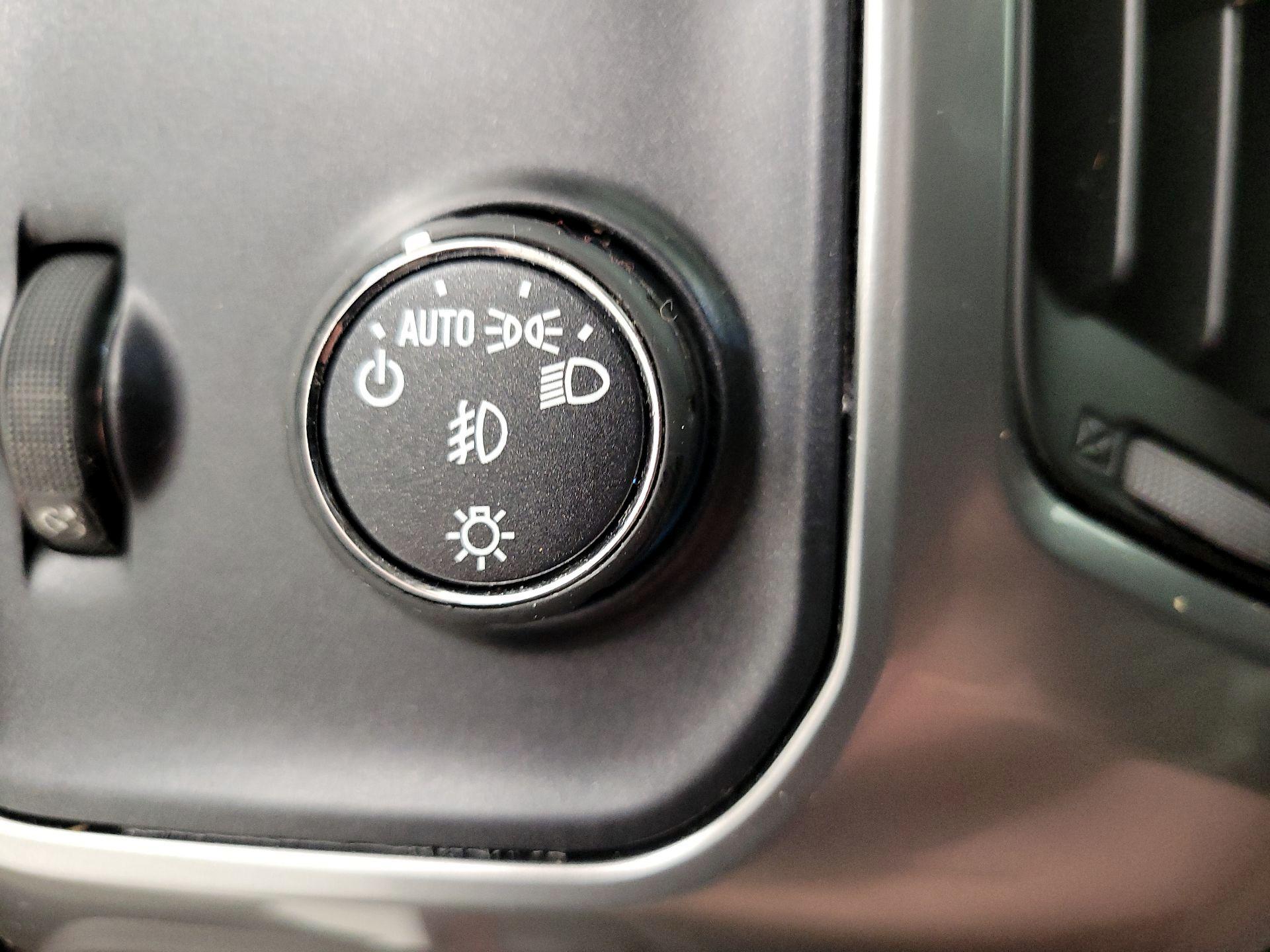 Thumbnail: 2016 Chevrolet Silverado 1500 - 13