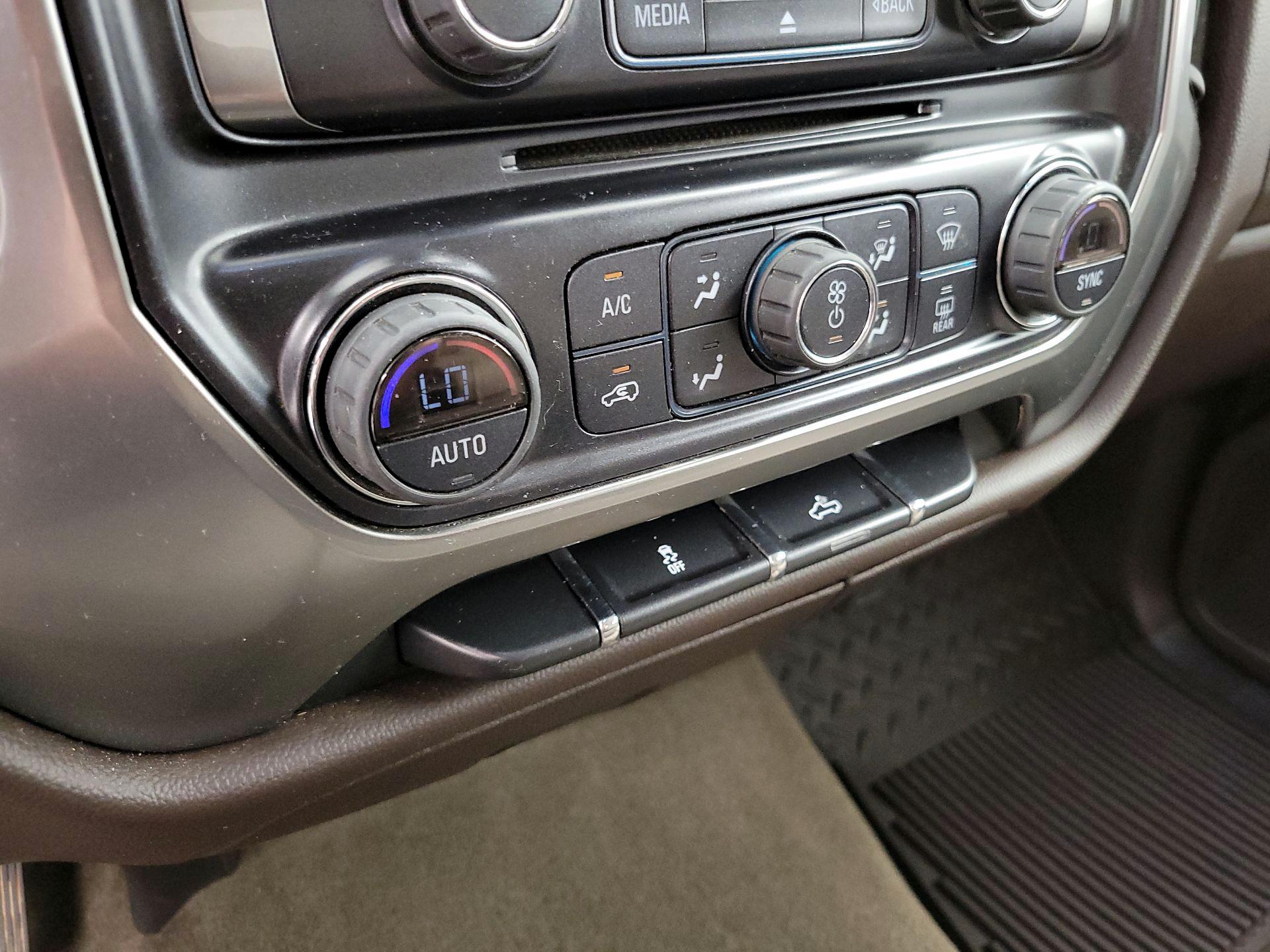 Thumbnail: 2016 Chevrolet Silverado 1500 - 16