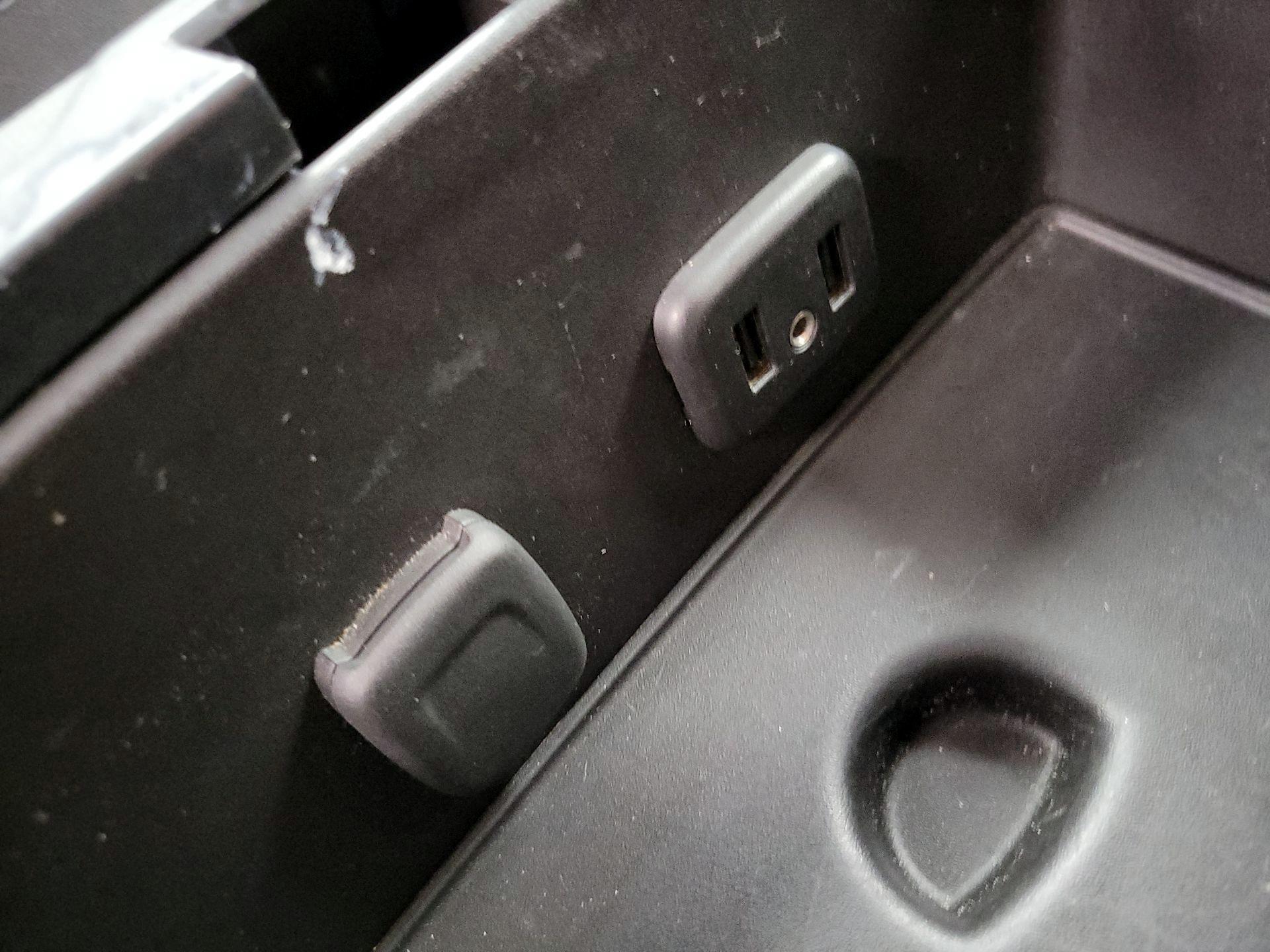 Thumbnail: 2016 Chevrolet Silverado 1500 - 18