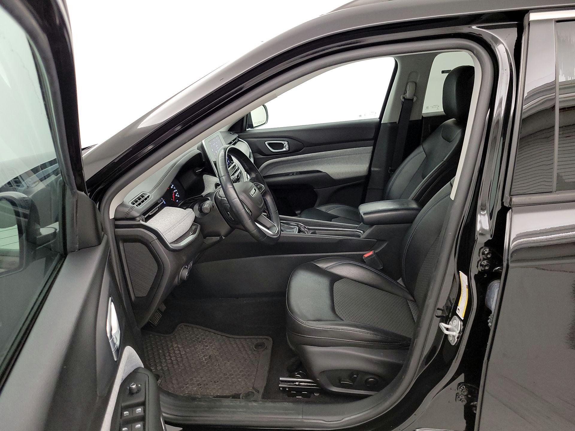 Thumbnail: 2022 Jeep Compass - 11