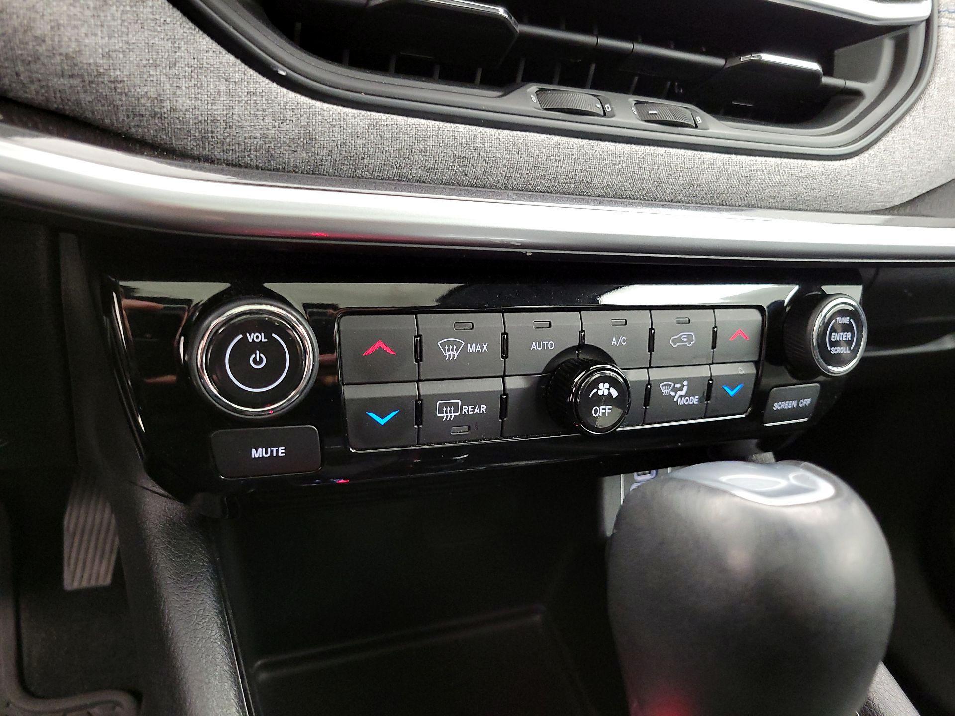 Thumbnail: 2022 Jeep Compass - 16