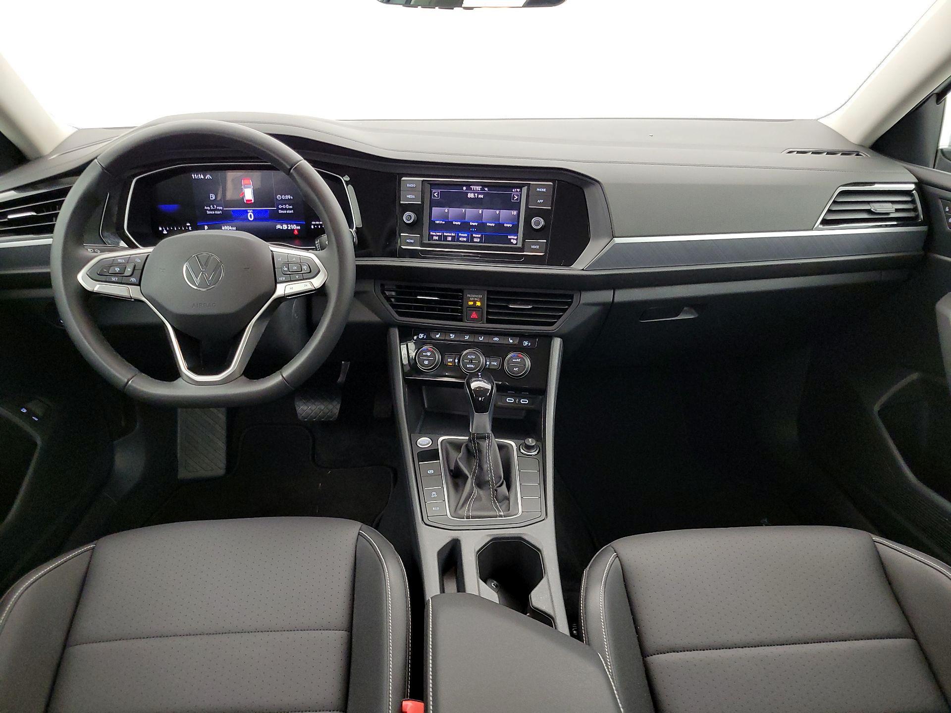 Thumbnail: 2024 Volkswagen Jetta - 9